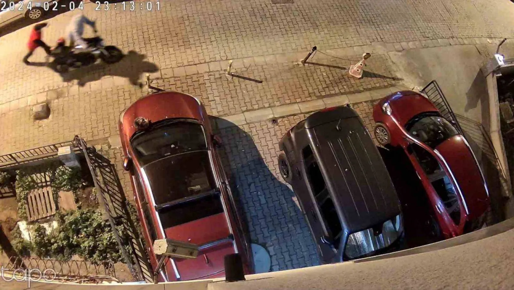 Kadıköy'de 250 bin TL'lik motosiklet hırsızlığı kamerada
