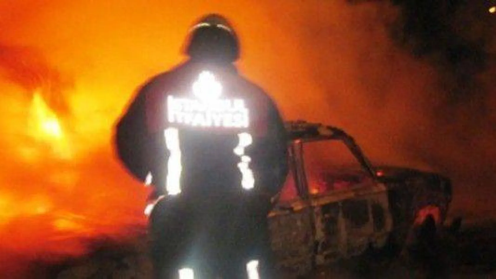 Kadıköy'de araç yandı