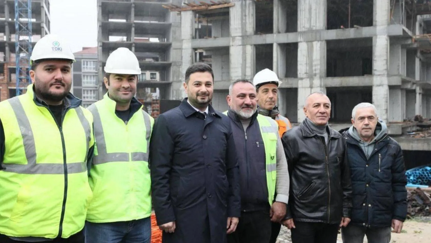 Kağıthane Belediye Başkanı Öztekin, kentsel dönüşüm projesindeki Hizmet Sitesi'ni gezdi