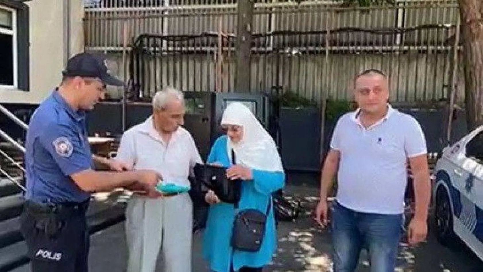Kanser tedavisi için geldiği İstanbul'da bindiği takside parasını unuttu