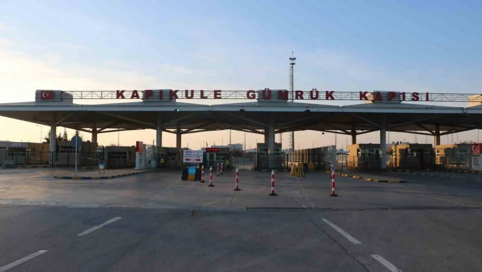Kapıkule'de kaçakçılık operasyonu: 4'ü gümrük personeli 7 şüpheli tutuklandı