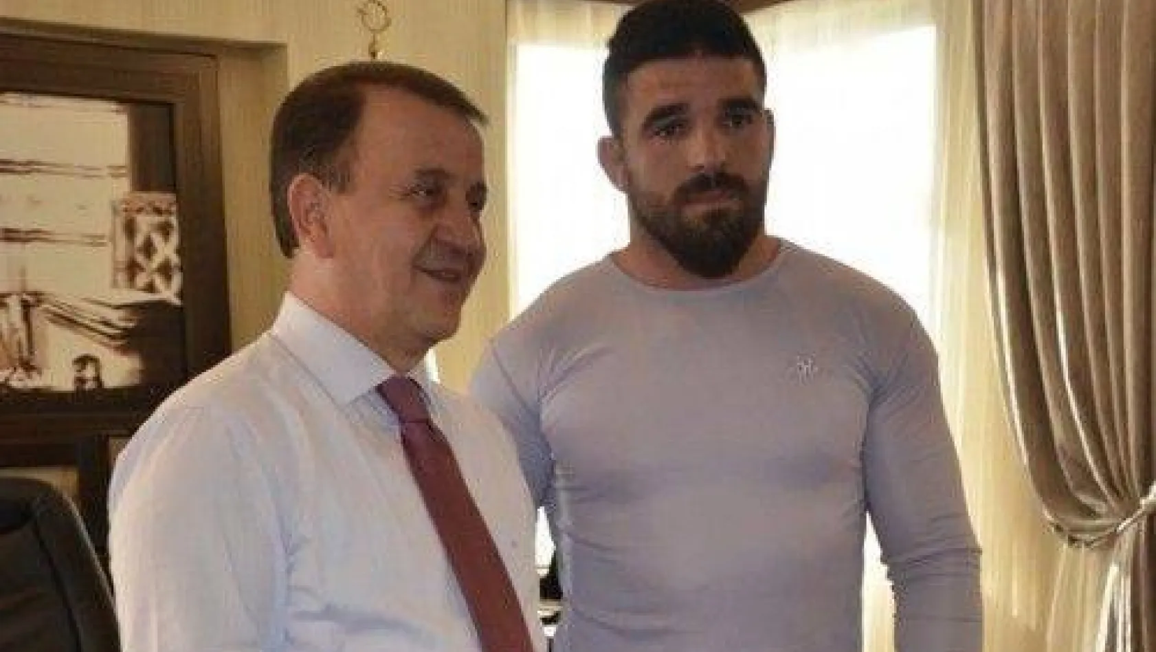 Karabulut Silivrispor'da minik güreşçiler yetiştirecek