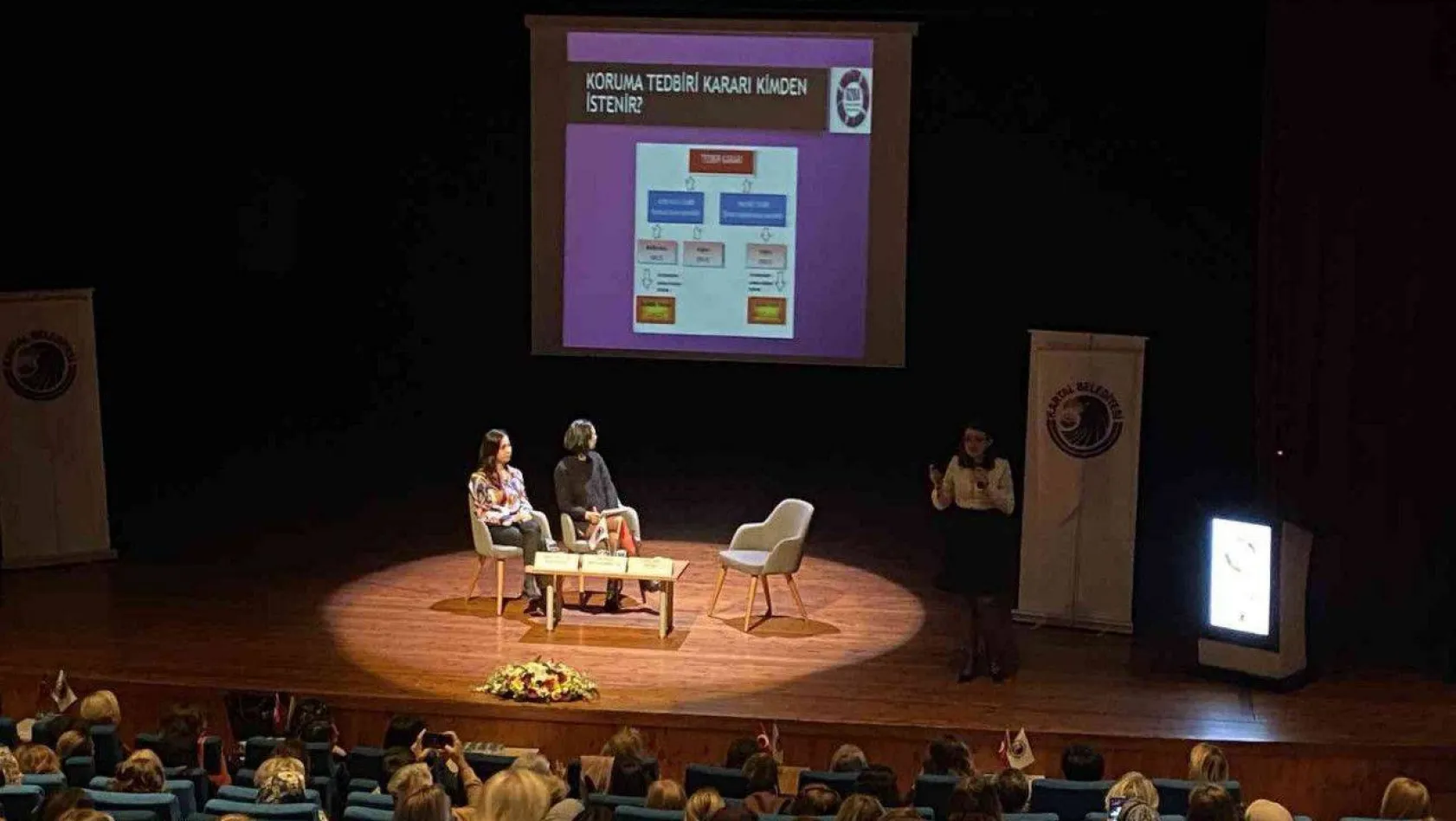Kartallı kadınlar 'Şiddetsiz Bir Dünya için Birlikte Güçleniyoruz' panelinde buluştu