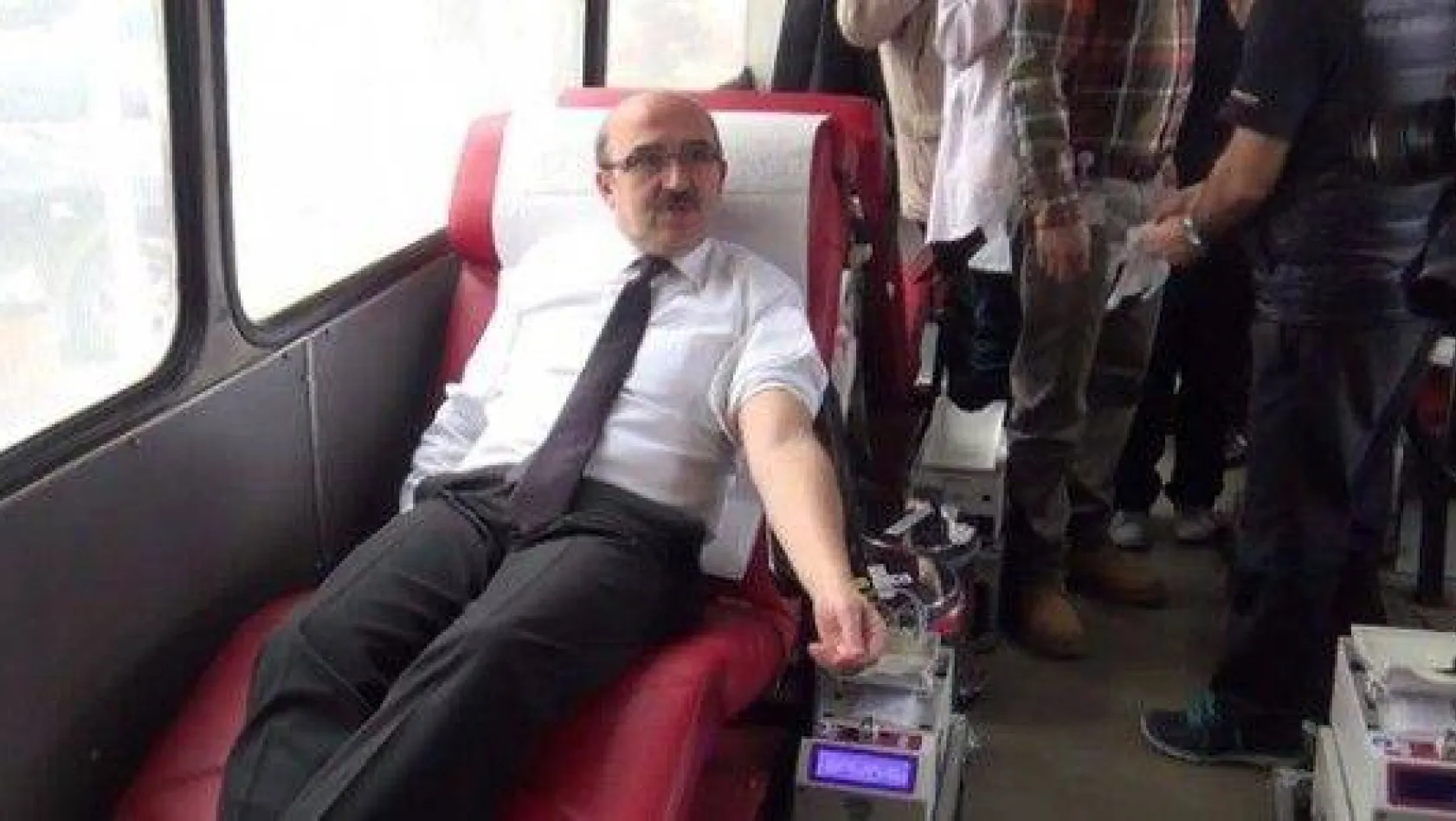 Kaymakam Faruk Bekarlar kan bağışı kampanyasına destek verdi