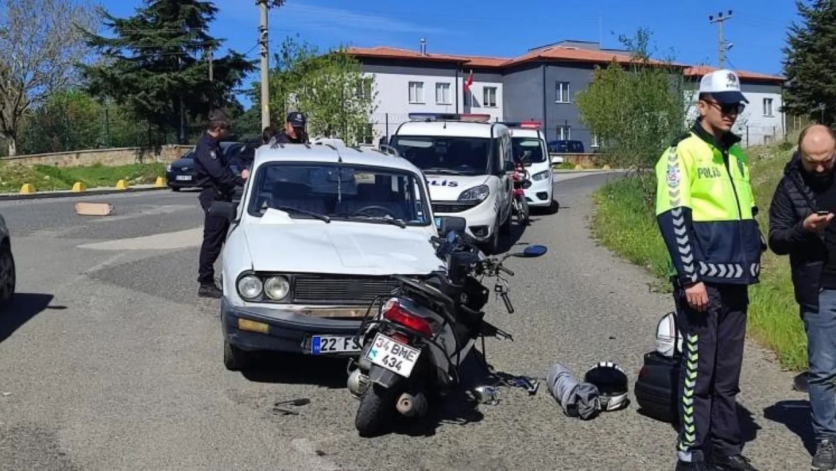 Keşan'da otomobil ile motosiklet çarpıştı: 3 yaralı