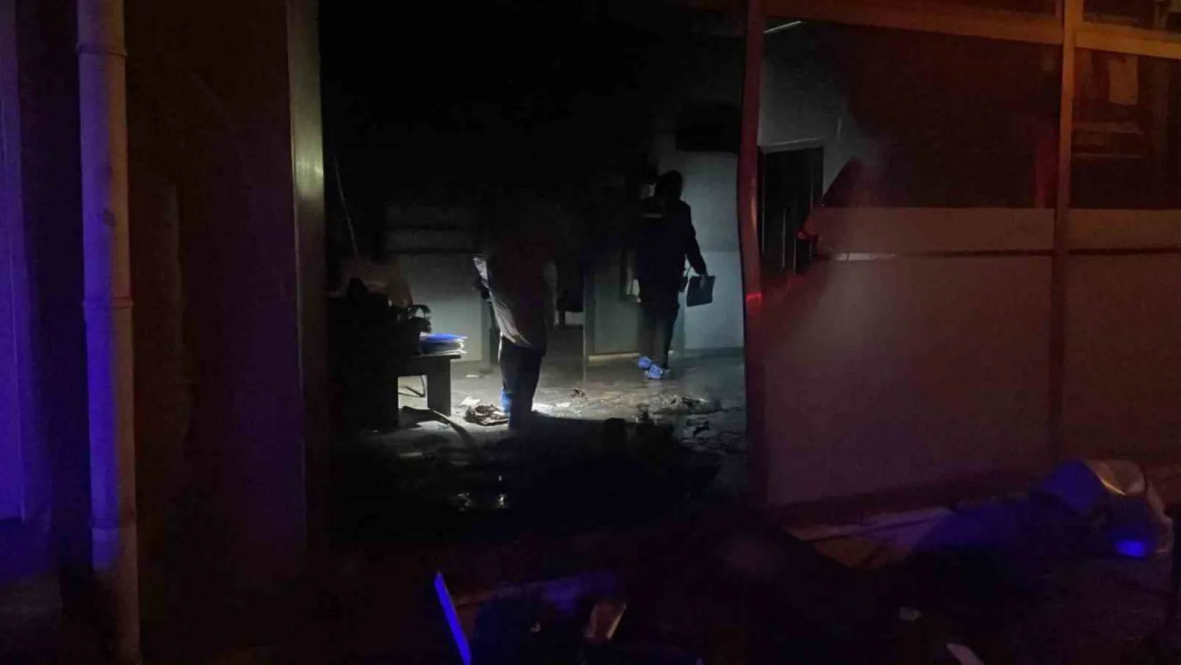 Kırklareli'de belediye binasına yanıcı madde atan şüpheli yakalandı