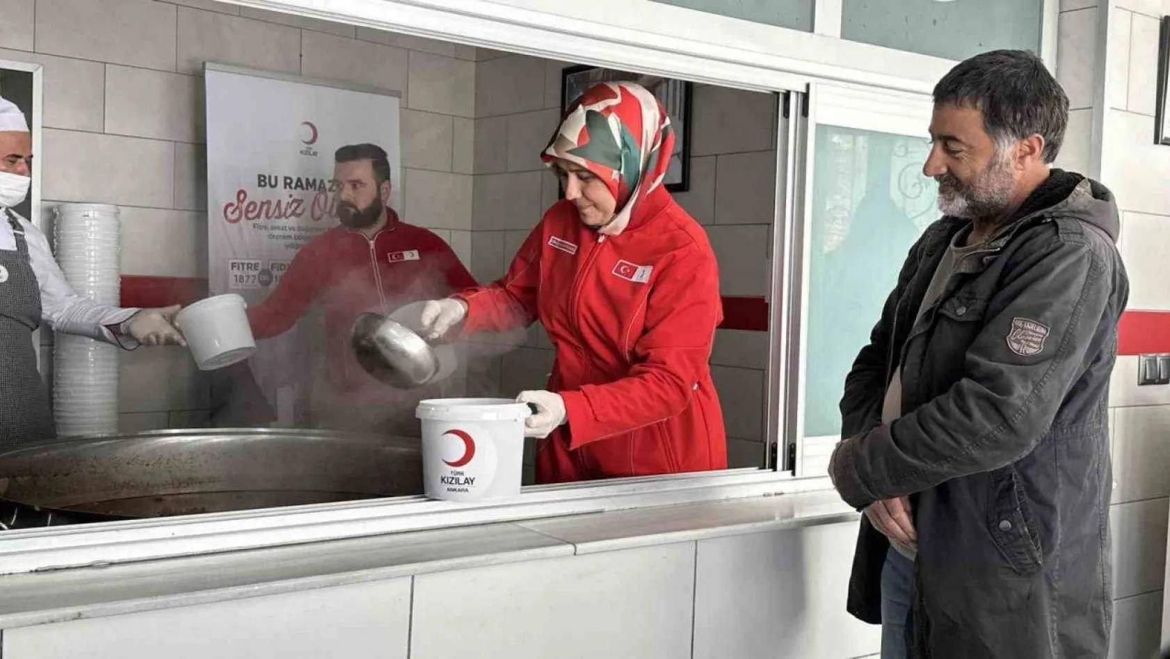 Kızılay'dan, Ankara'da her gün 3 bin aileye sıcak yemek