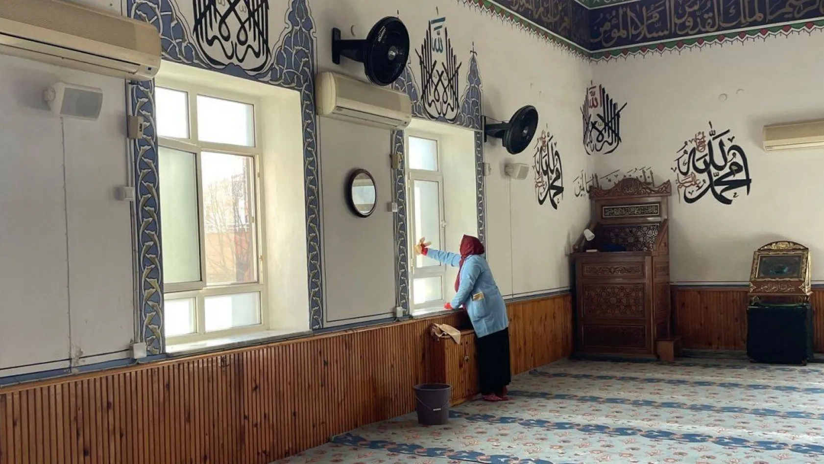 Körfez'de ibadethaneler Ramazan ayına hazırlanıyor