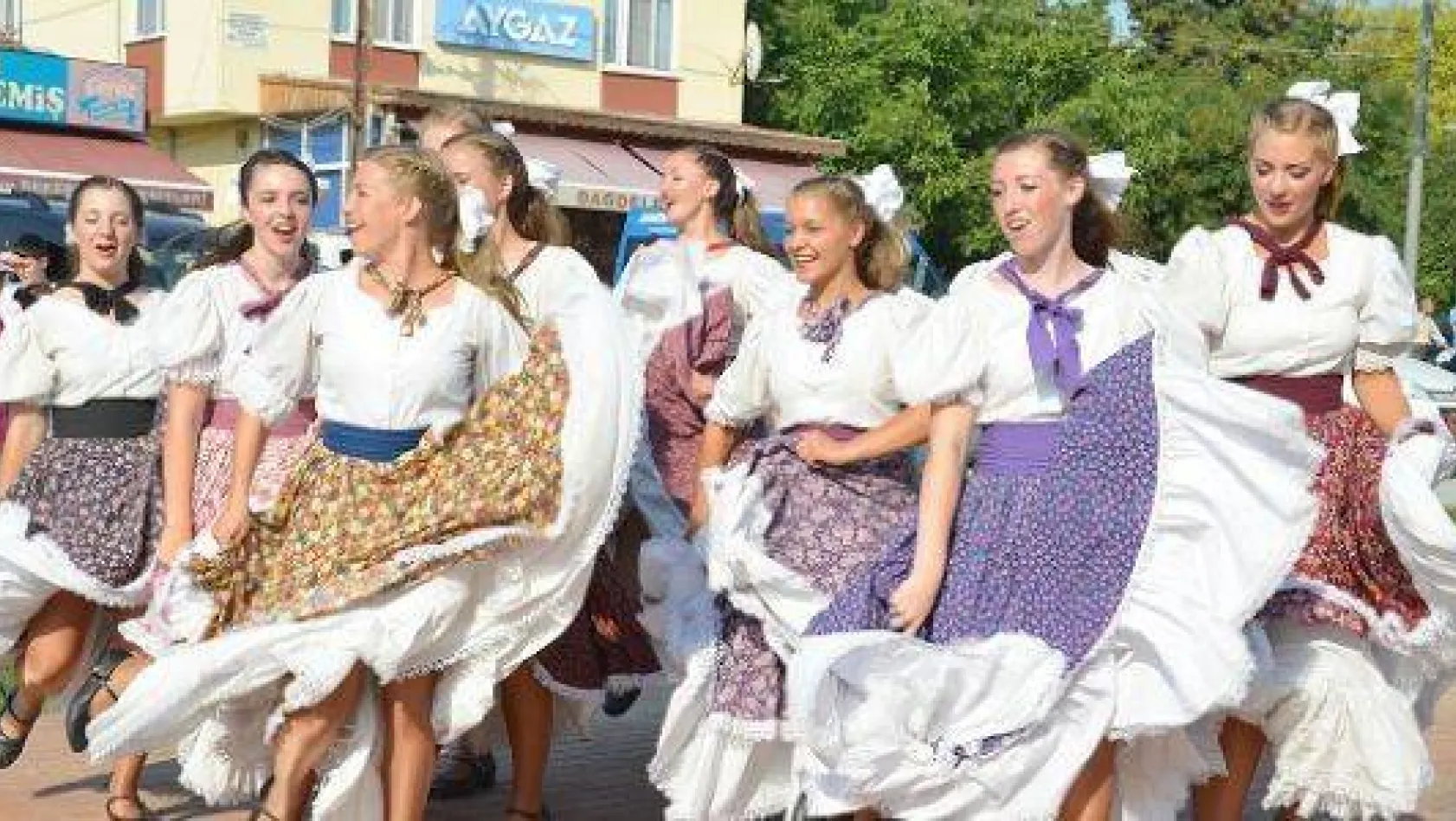 Mahallelerde Festival Rüzgârı Esti