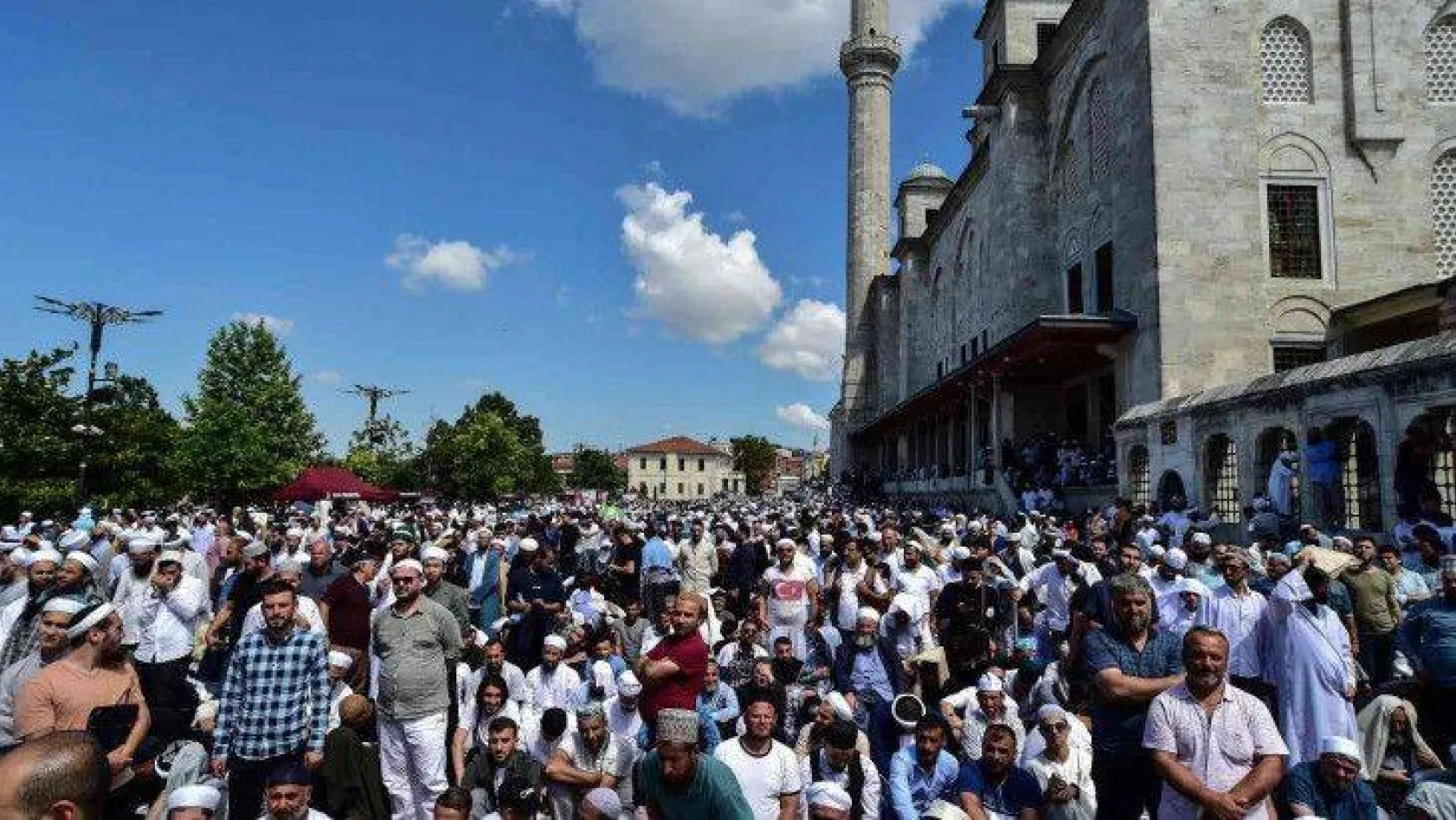 Mahmut Ustaosmanoğlu'nun cenazesi Fatih Camii'ne getirildi