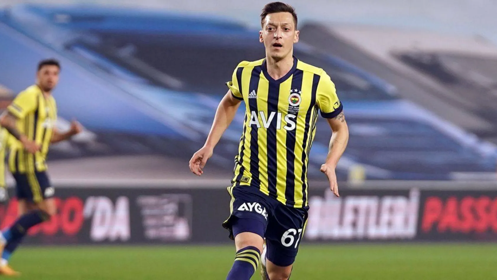 Medipol Başakşehir, Mesut Özil'i kadrosuna kattığını açıkladı.