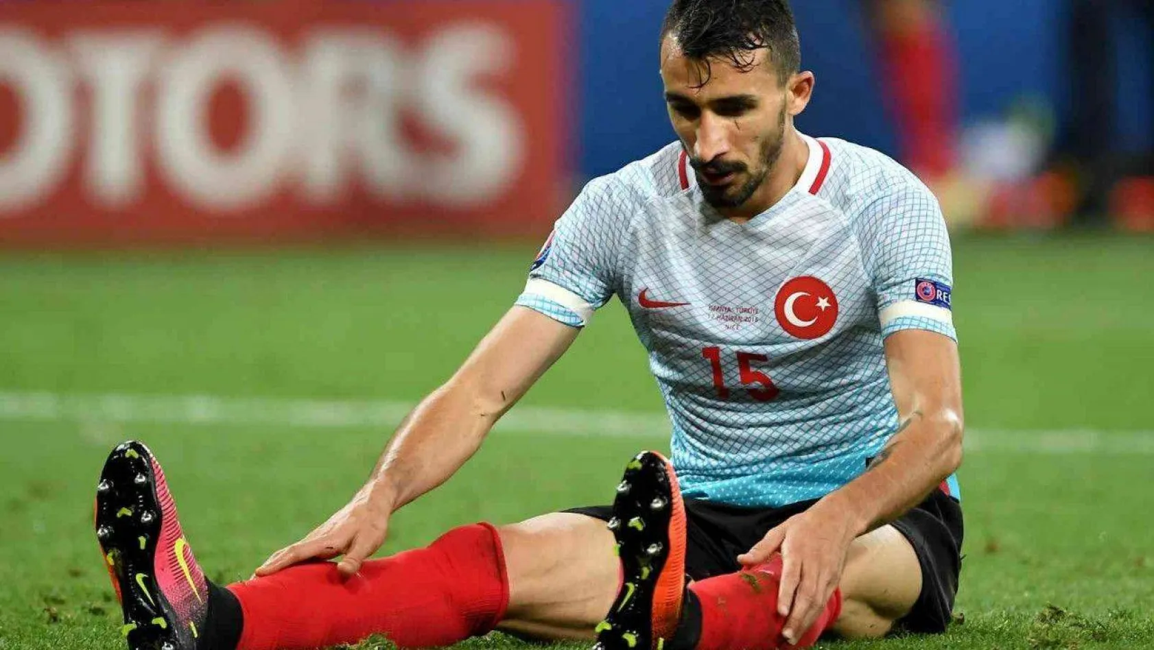 Mehmet Topal futbola rekorlarla veda etti