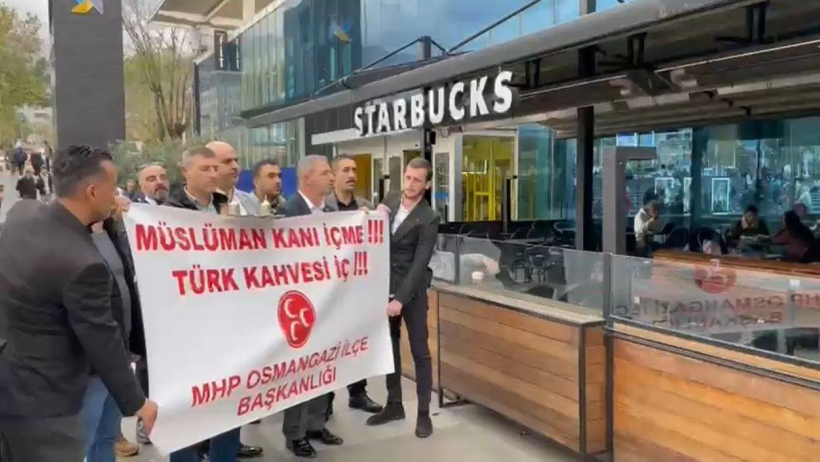 MHP'liler Starbucks'taki gençleri Türk kahvesi içmeye davet etti
