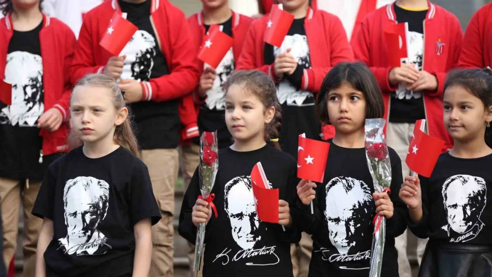 Mustafa Kemal Atatürk 85'inci yıl dönümünde Sakarya'da anıldı
