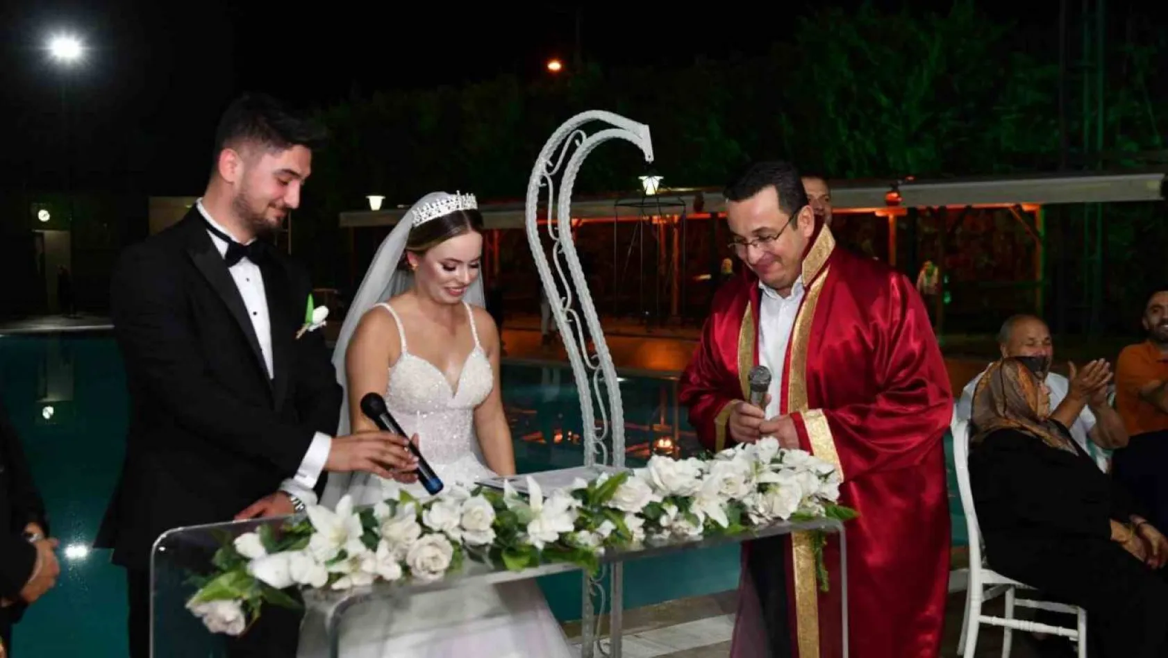 Mustafakemalpaşa'da 2023 yılında 724 nikah kıyıldı