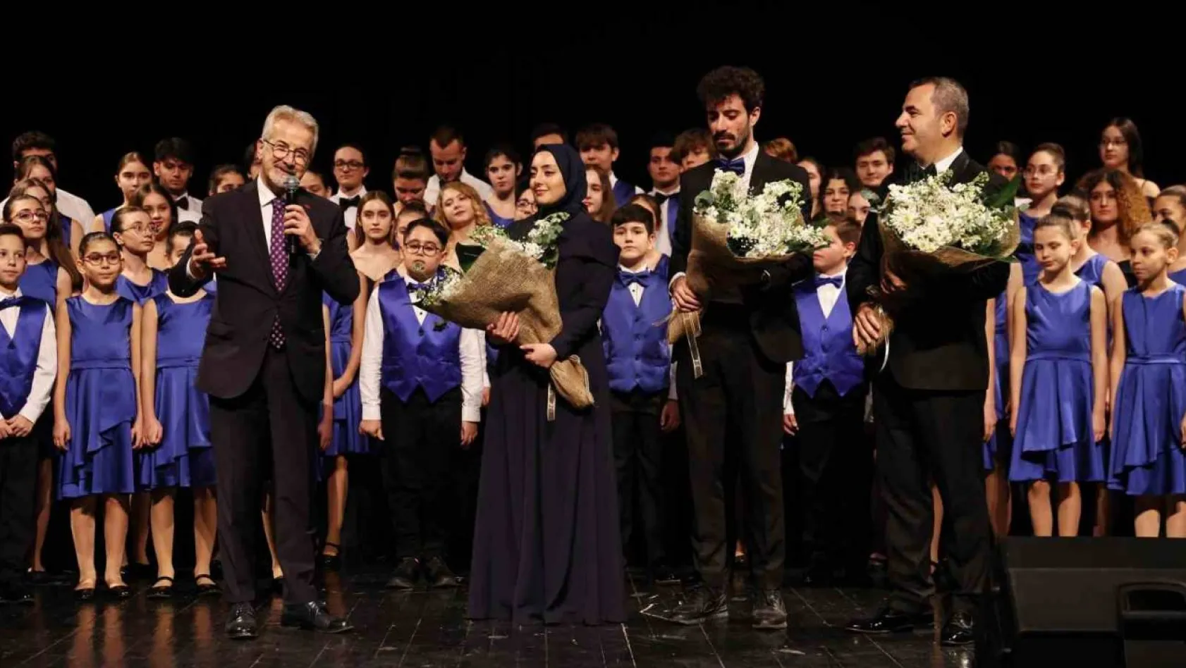 Nilüfer Çocuk ve Gençlik Korosu'ndan yeni yılın ilk konseri