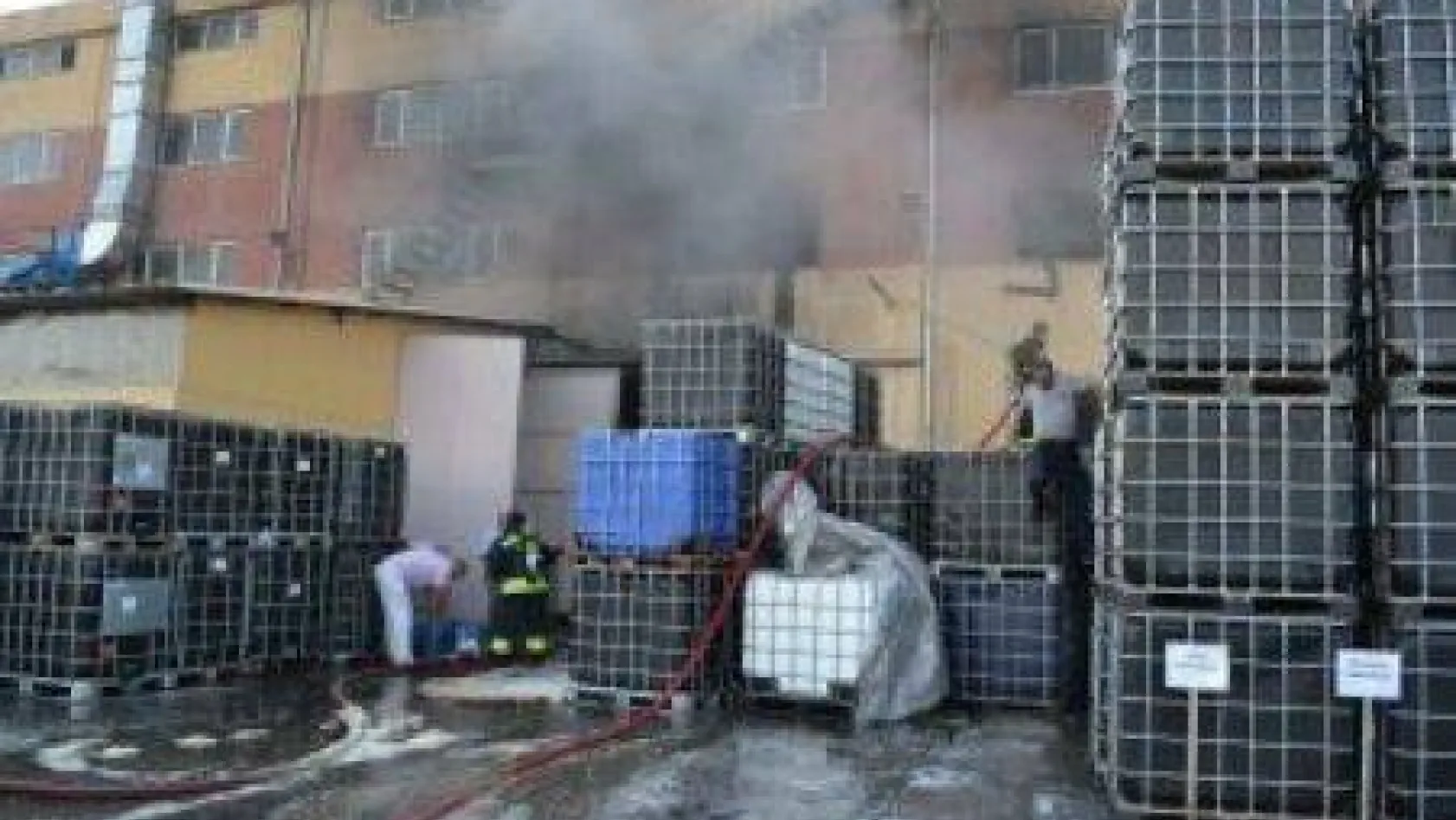 Reçine Fabrikası'nda Korkutan Yangın