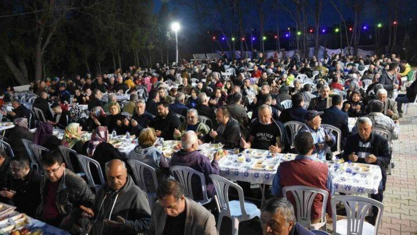 Şahpaz Mahallesi iftar geleneği yaşatıyor