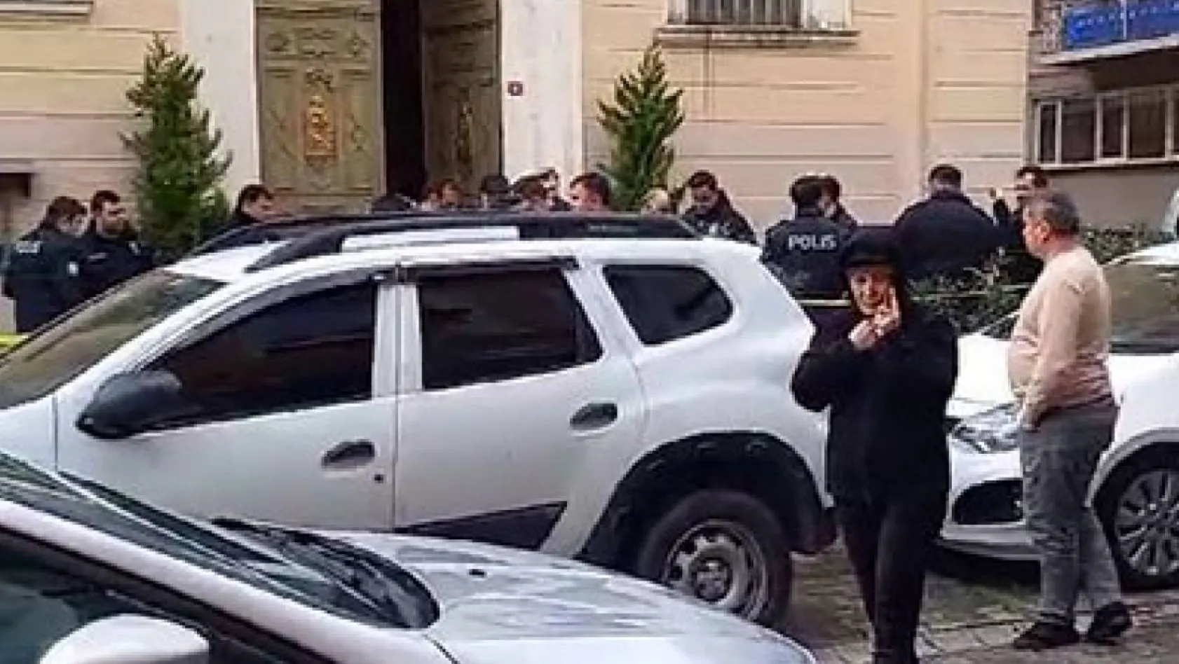 Sarıyer'de bulunan Santa Maria İtalyan Kilisesi'nde Pazar ayini sırasında silahlı saldırı gerçekleşti. Olay yerine çok sayıda polis ve sağlık ekibi sevk edildi.