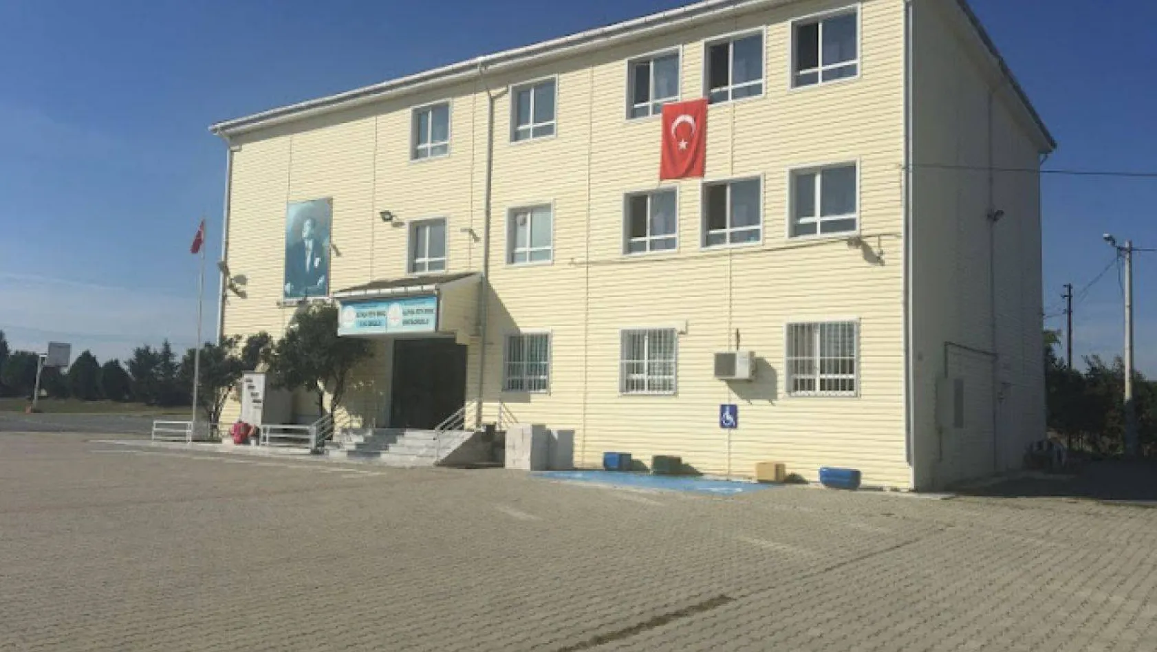Silivri'de 4 okul tahliye ediliyor