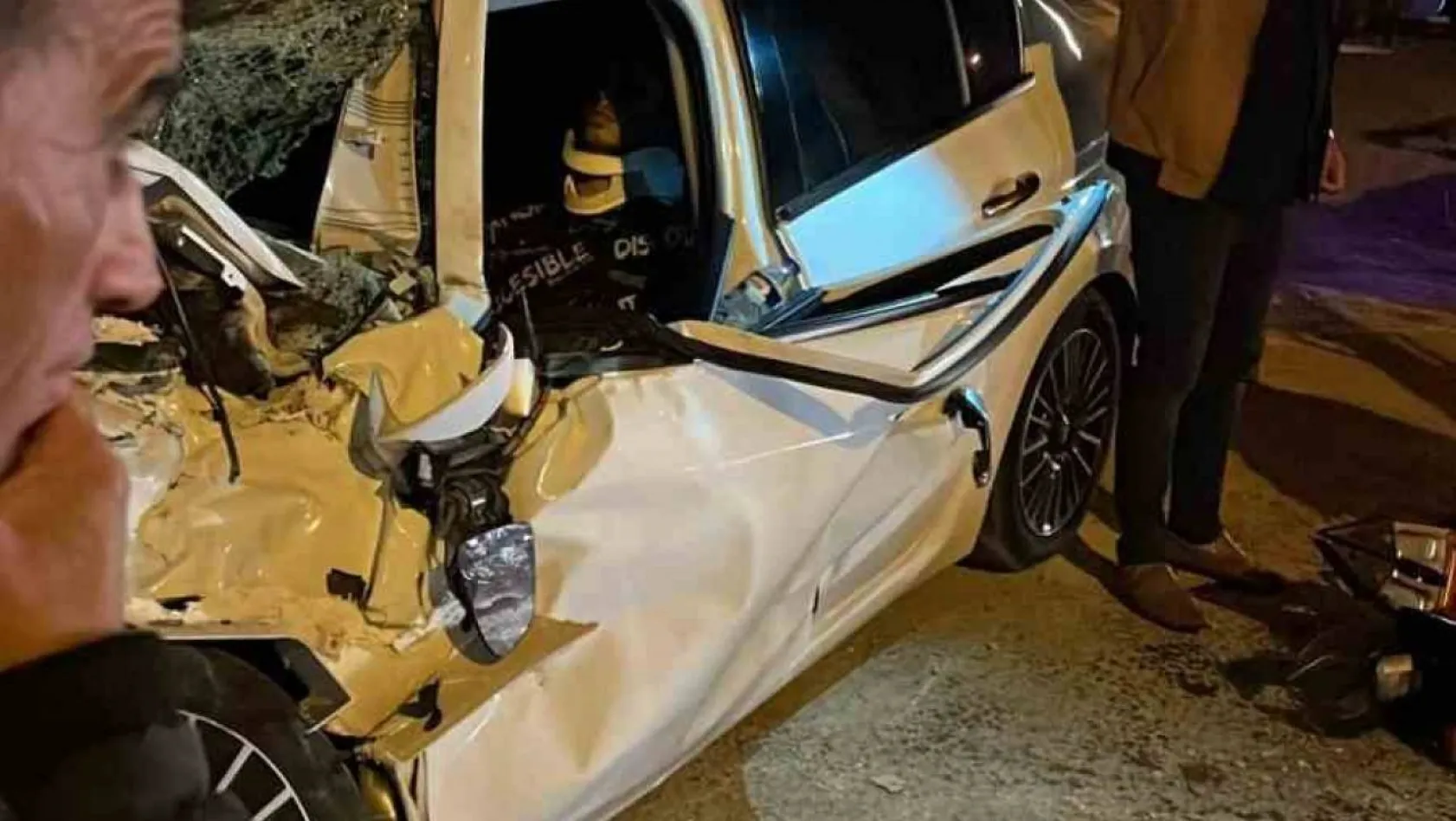 Silivri'de beton mikseri ile otomobil çarpıştı: 1 yaralı