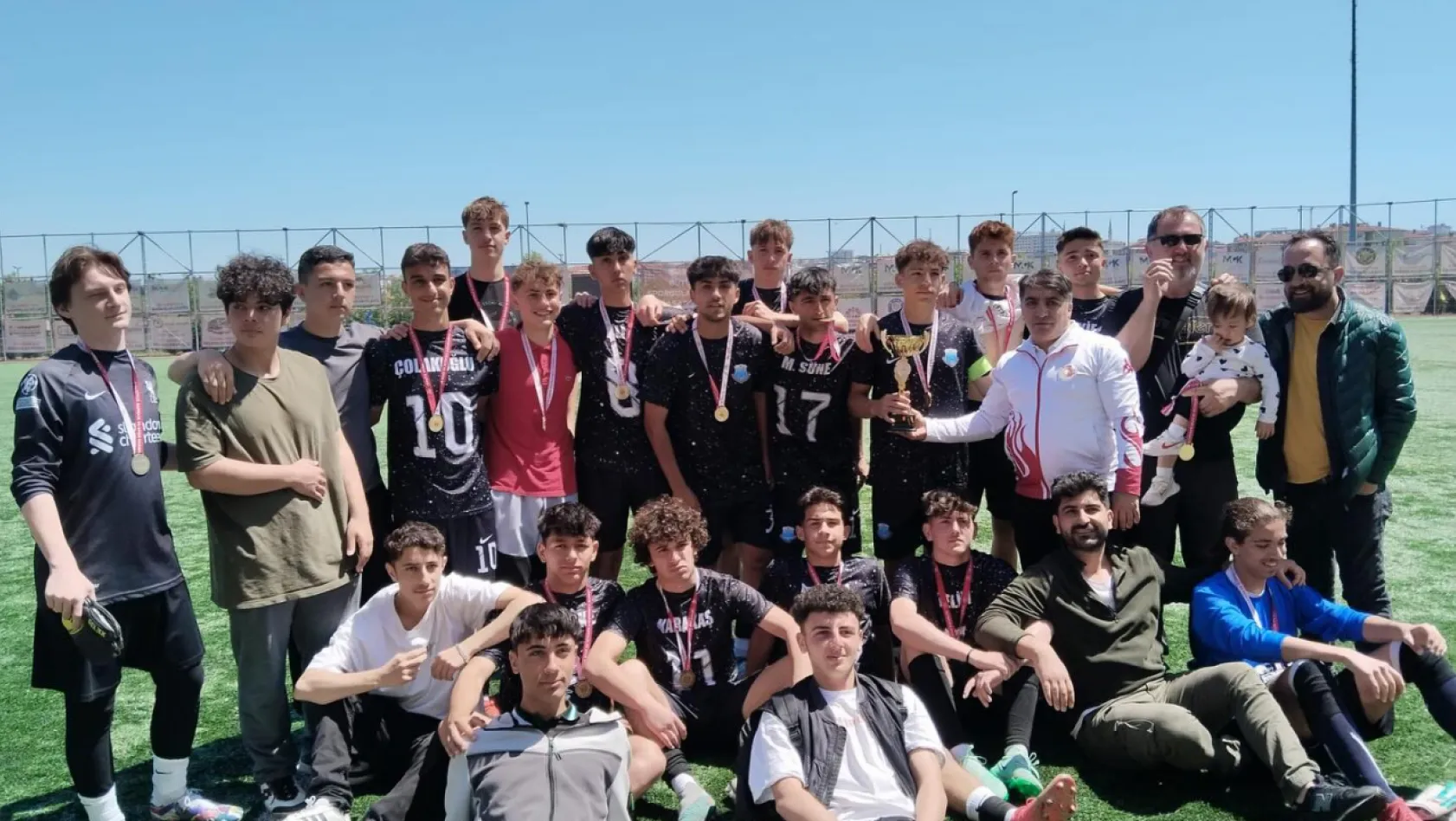 Silivri'de Okul Sporları Heyecanı Son Buldu: Futbol Turnuvasının Şampiyonları Belli Oldu