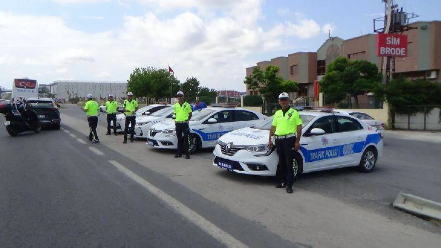Silivri'de Trafik polislerinden bilgilendirme uygulaması