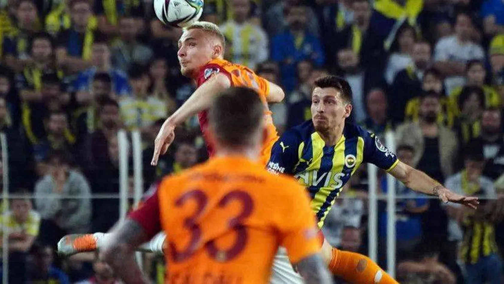 Spor Toto Süper Lig: Fenerbahçe: 1 - Galatasaray: 0 (İlk yarı)