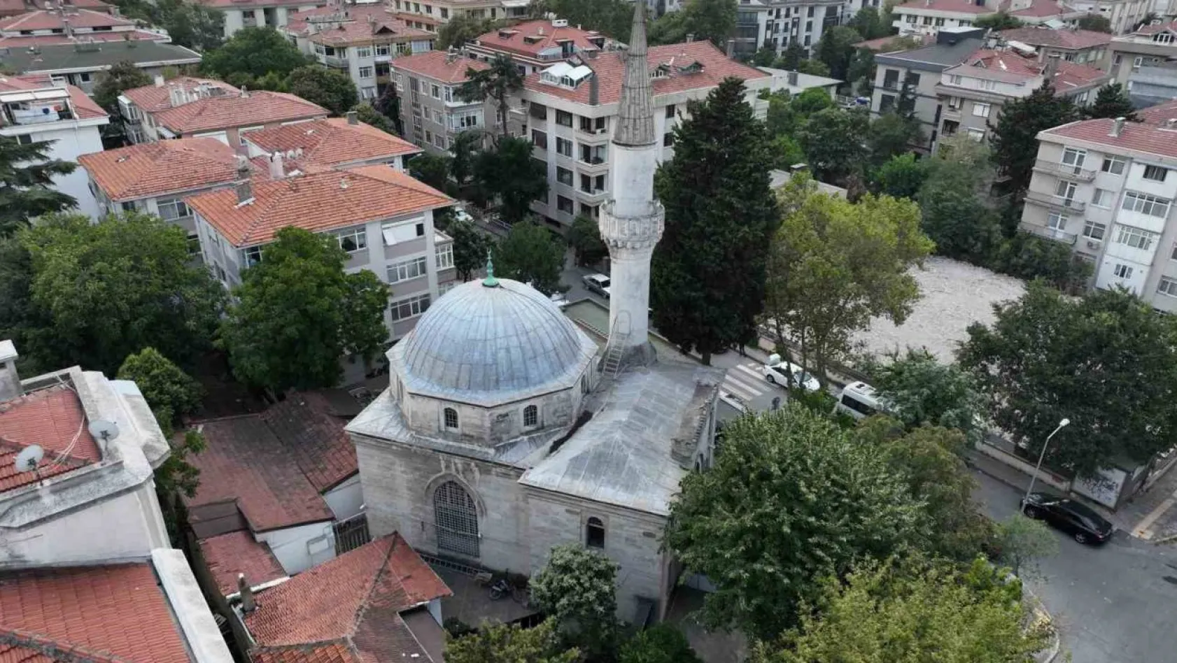 Sultan Abdülmecid'in hatırasını yaşatmak için yapılan Yeşilköy Mecidiye Camii havadan görüntülendi