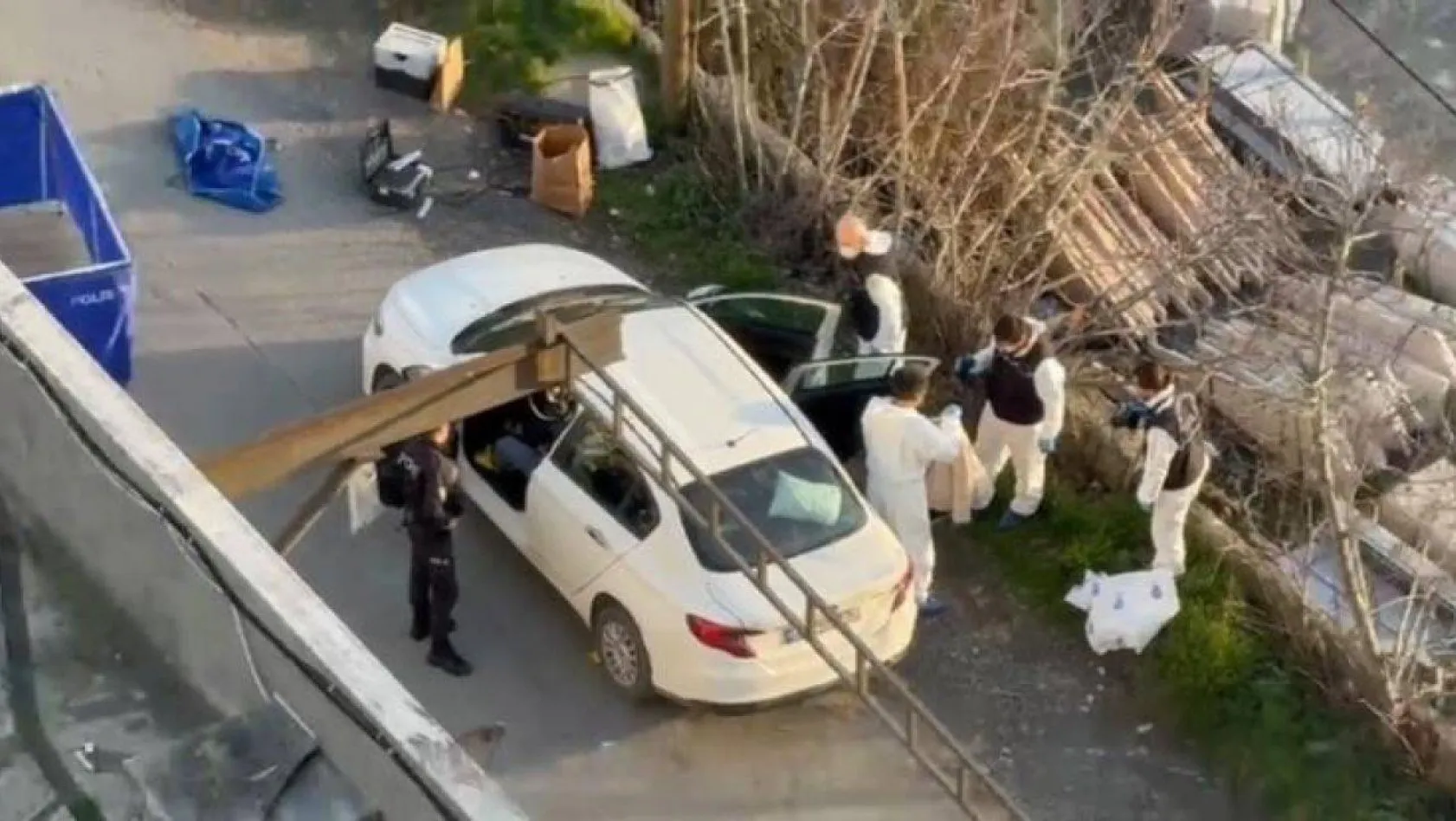 Sultangazi'de otomobilinin içinde silahlı saldırıya uğrayan şahıs hayatını kaybetti