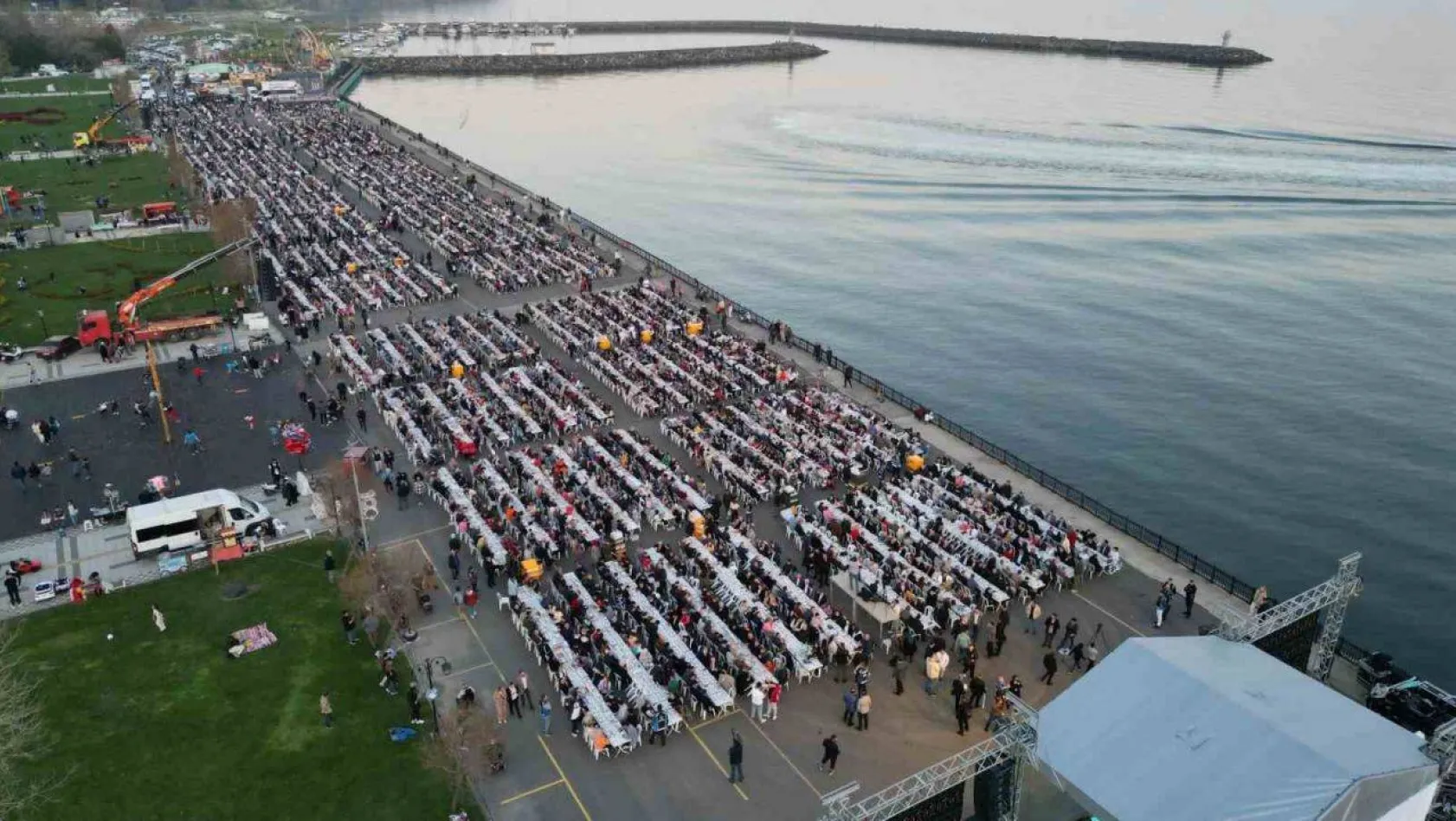 Tekirdağ'da 10 bin kişilik dev iftar