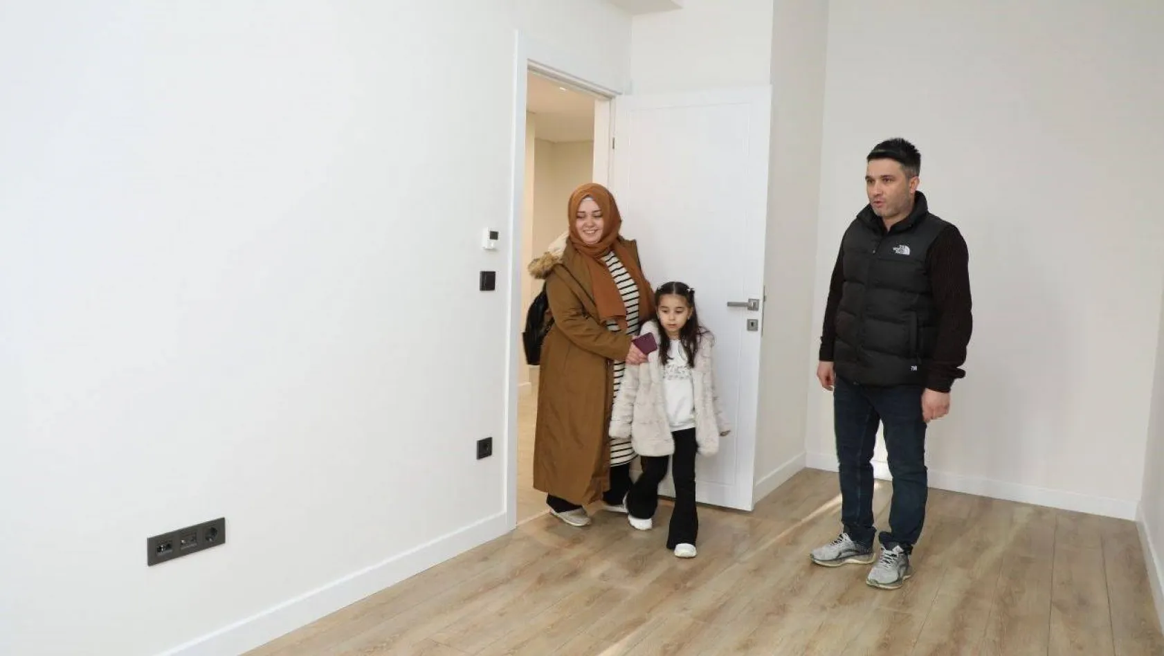 Tokatköy TOKİ'de örnek daireleri gezen Başkan Murat Aydın: 'Kentsel dönüşüm seçimden sonra daha da hız kazanacak'