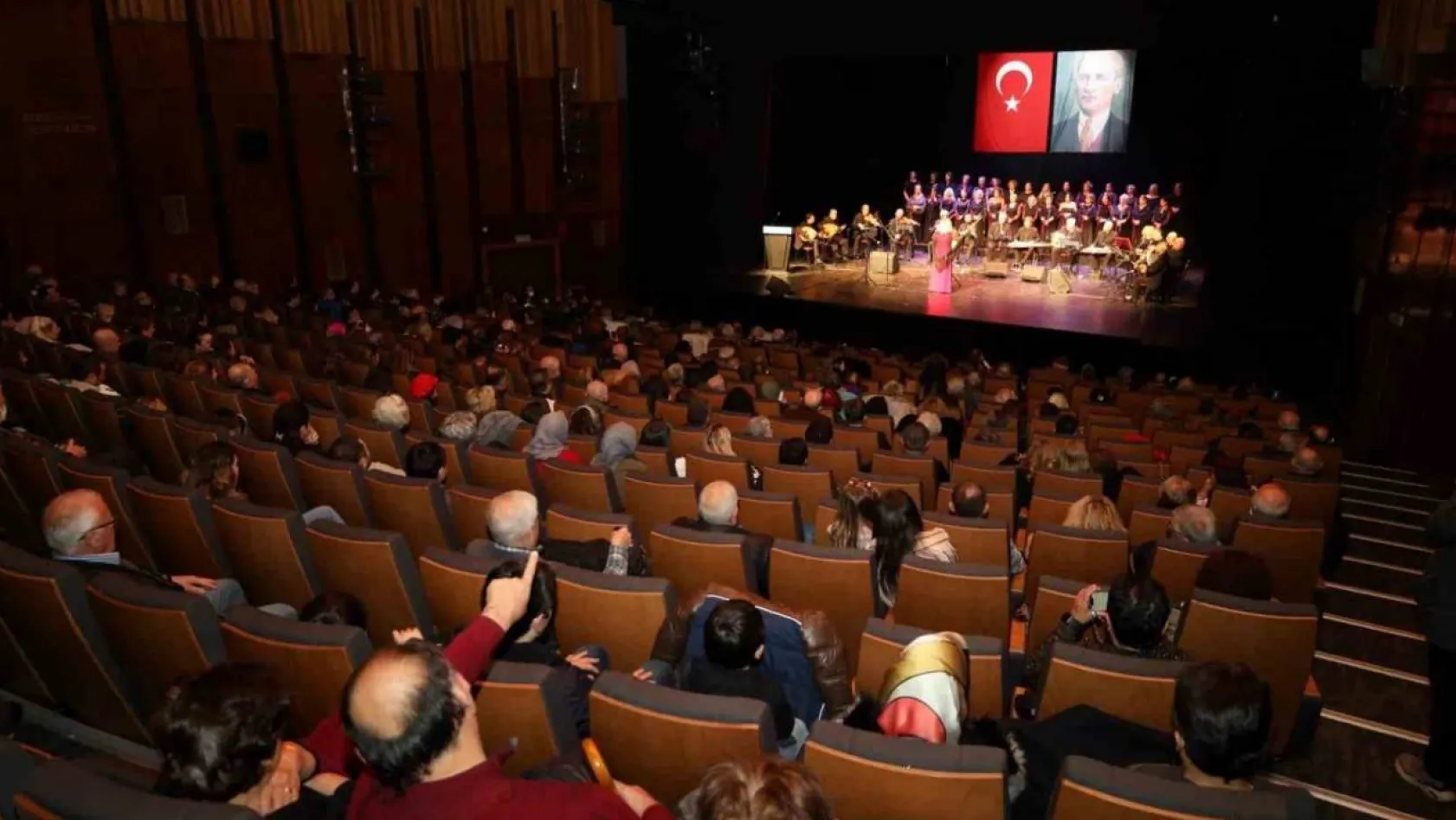 Türk müziğinin eşsiz eserlerini seslendirdiler