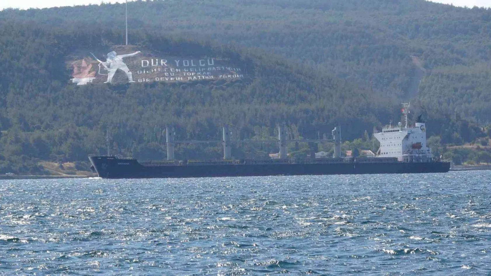 Ukrayna'dan yola çıkan mısır yüklü 'Navi-Star' tahıl gemisi Çanakkale Boğazı'ndan geçti