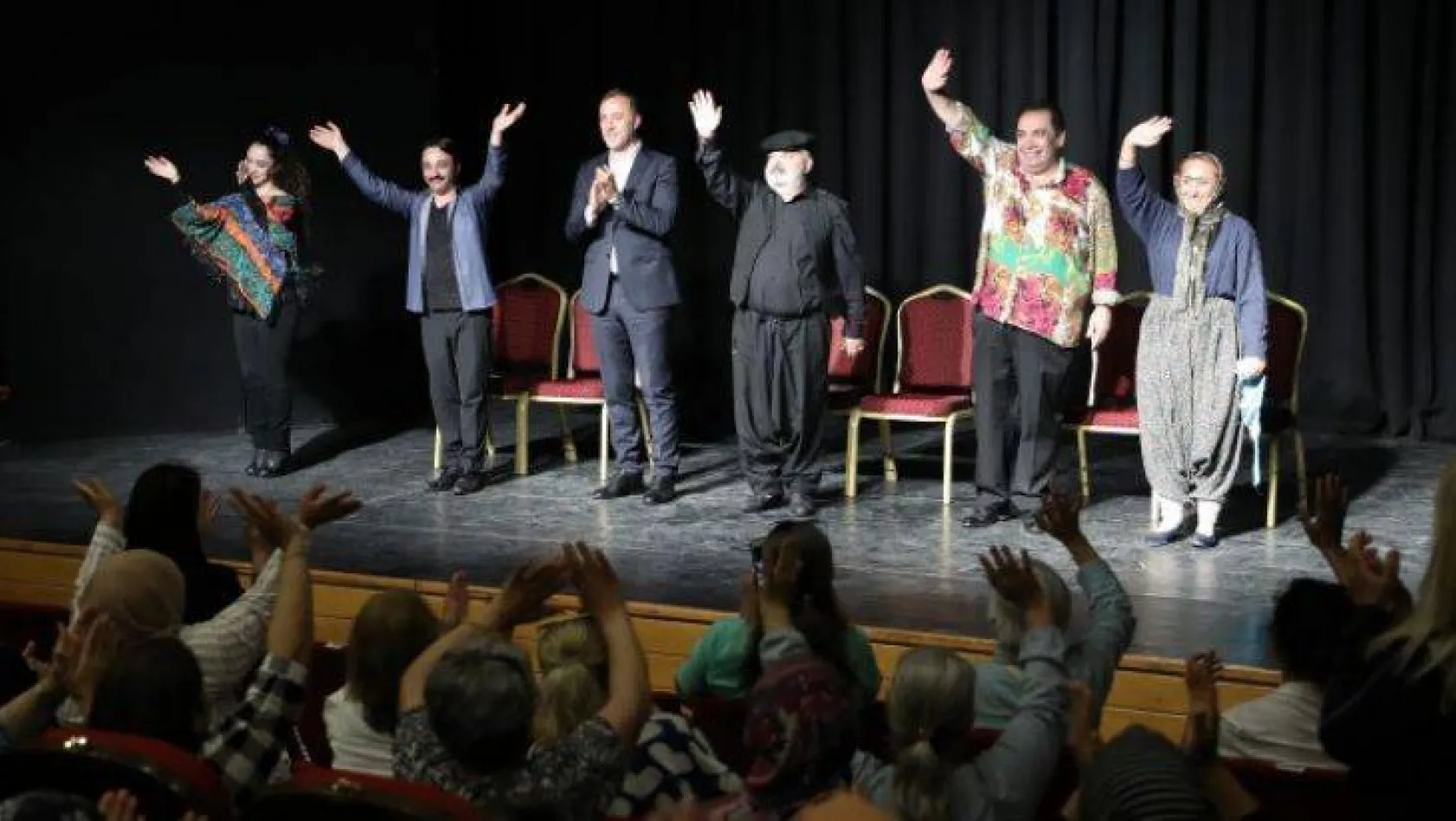 Ünlü Tiyatroculardan Silivri Belediyesi'ne Teşekkür