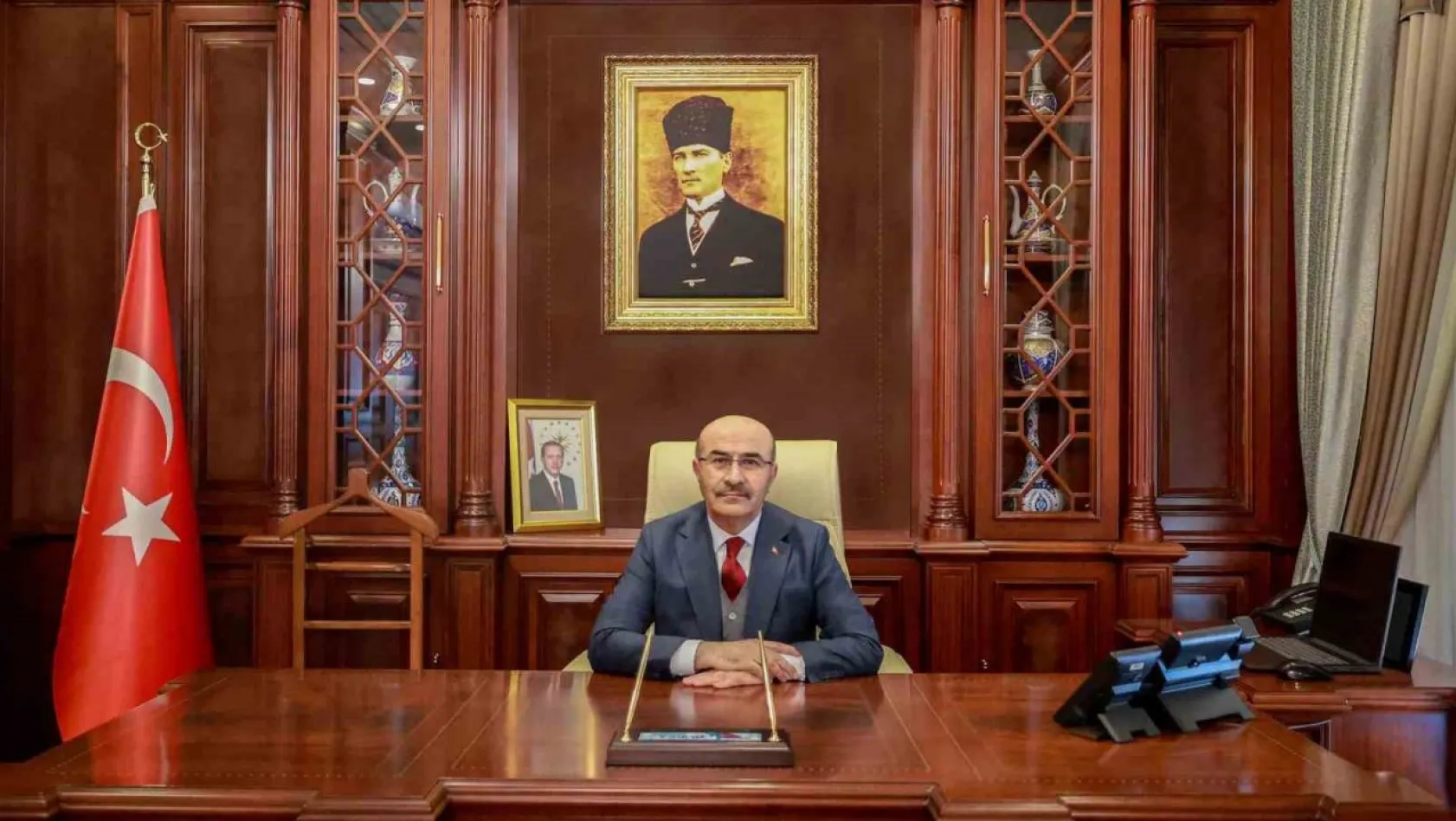 Vali Mahmut Demirtaş Bursa'nın Fethinin 698. yıl dönümünü kutladı