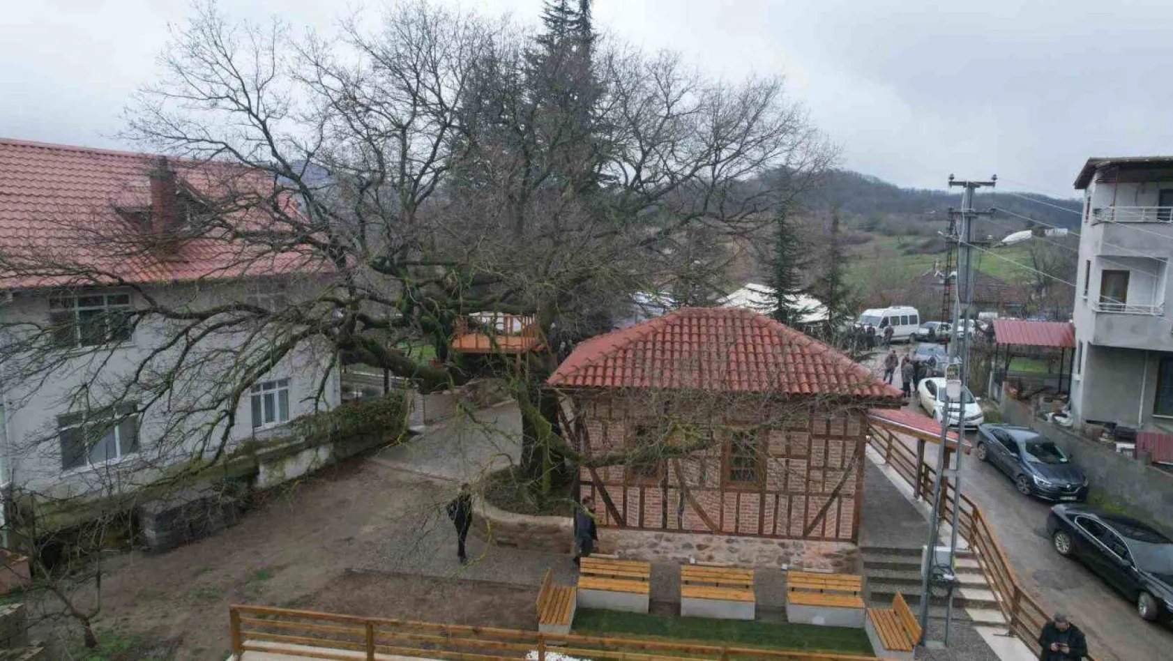 Yalova'da Türkiye'nin en küçük mescidi restore edilerek ibadete açıldı