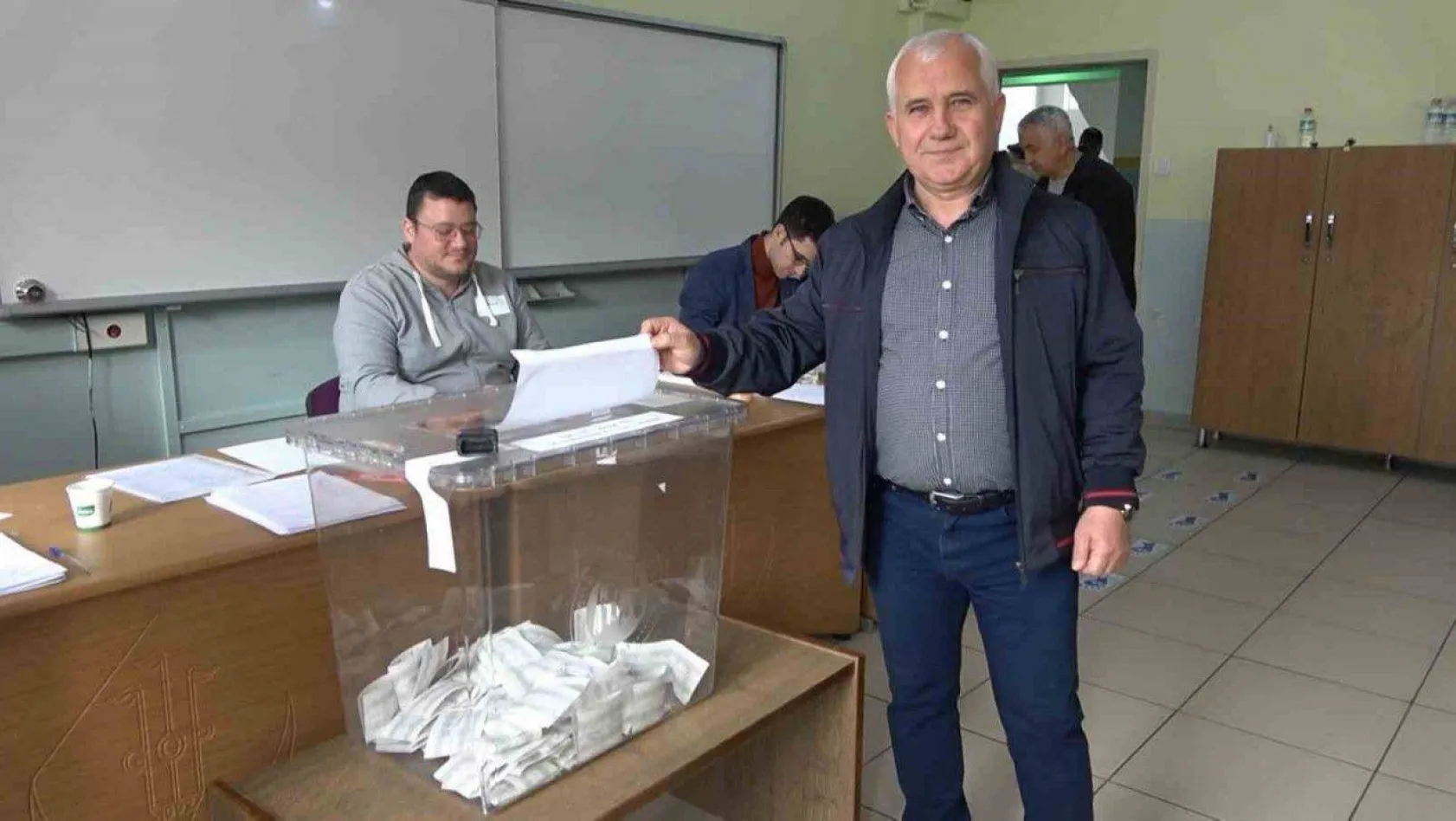 Yalova'daki çifte vatandaşlar Bulgaristan seçimleri için sandık başında