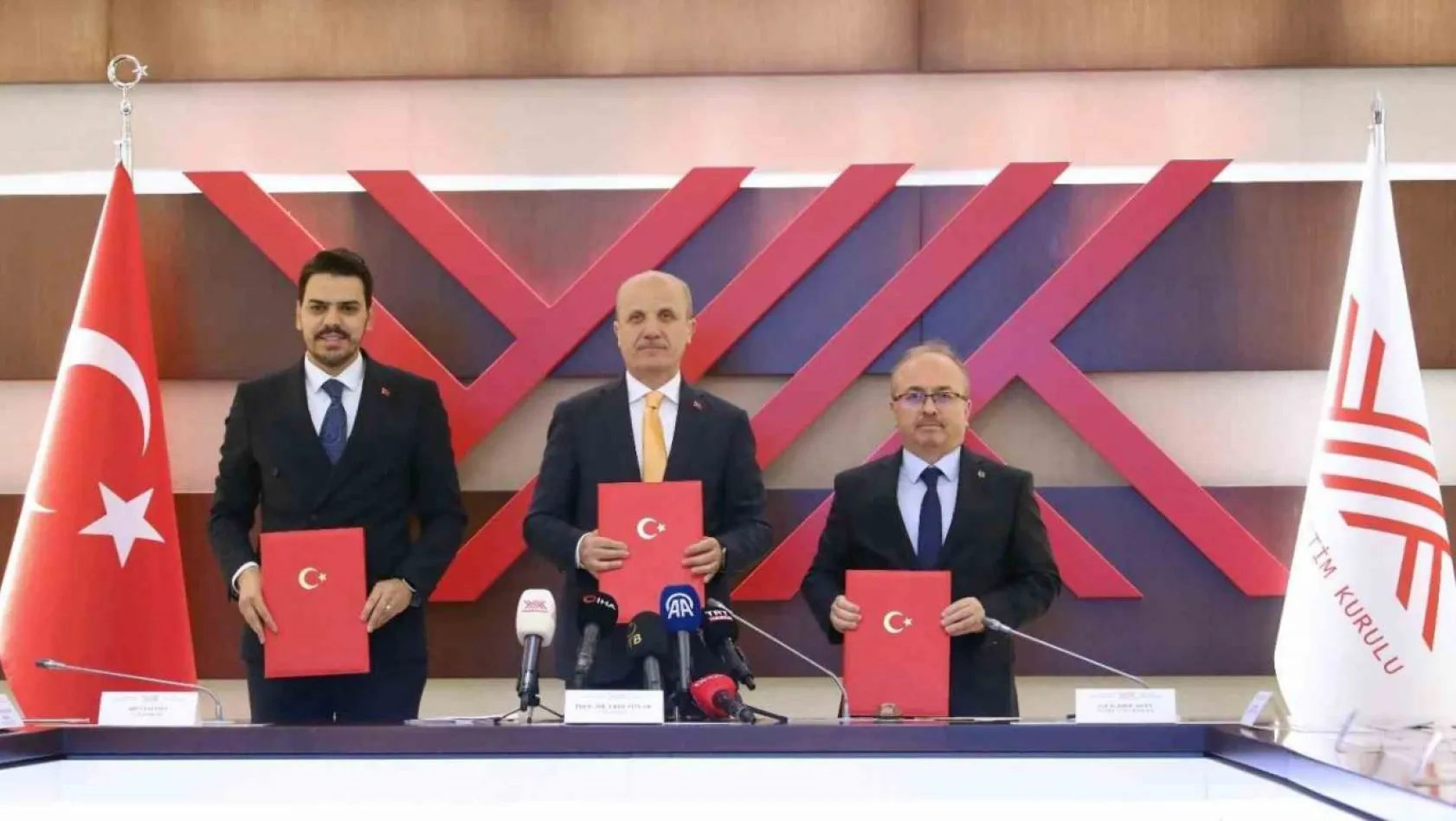 YÖK, YTB ve Türkiye Maarif Vakfı arasında eğitimde iş birliği protokolü imzalandı