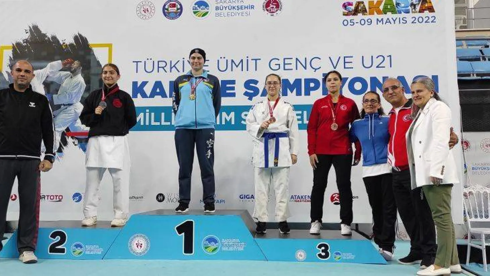 Zehra Dinçer'den çifte şampiyonluk