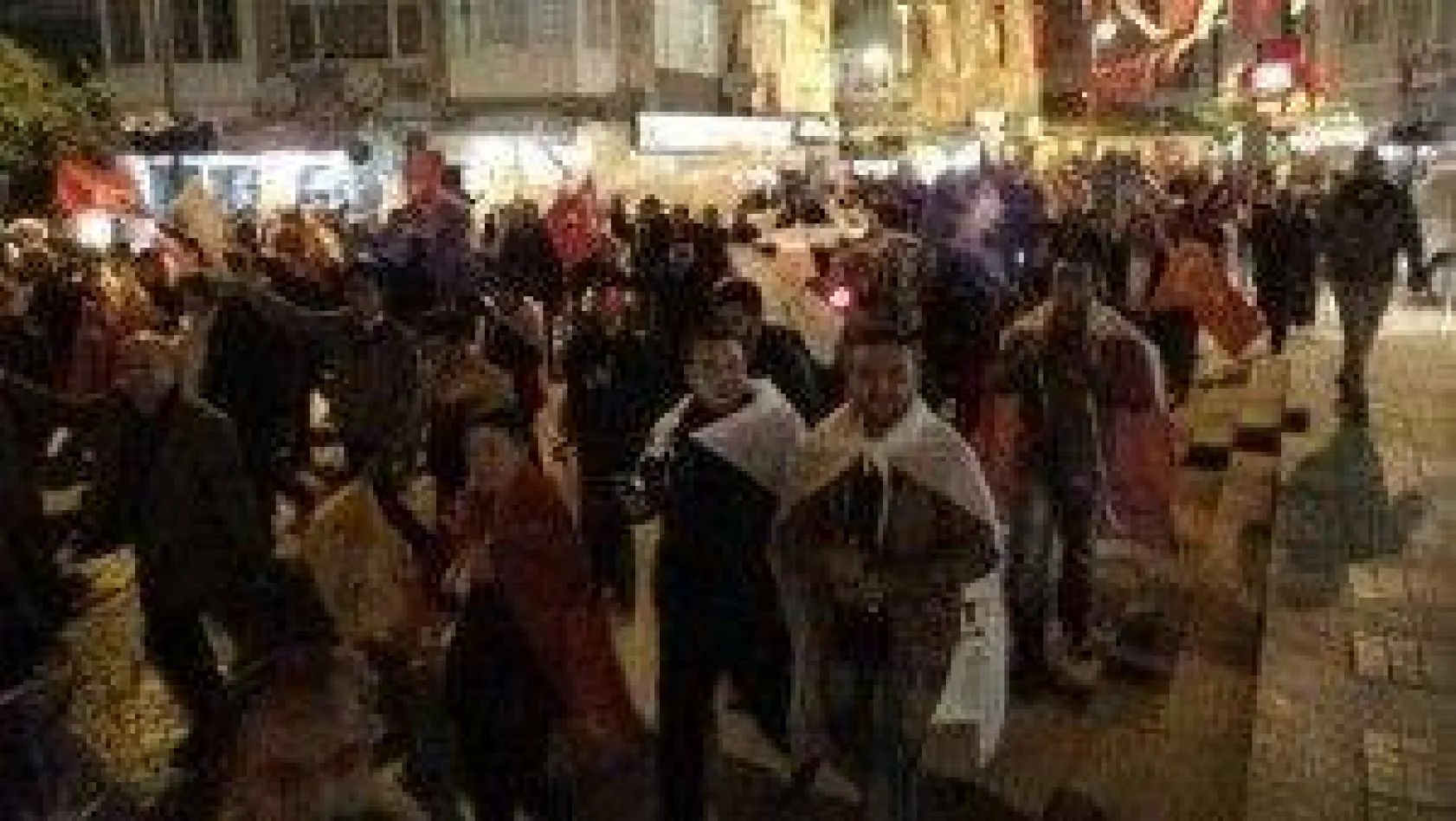 AK Parti Silivri'de zaferi kutluyor