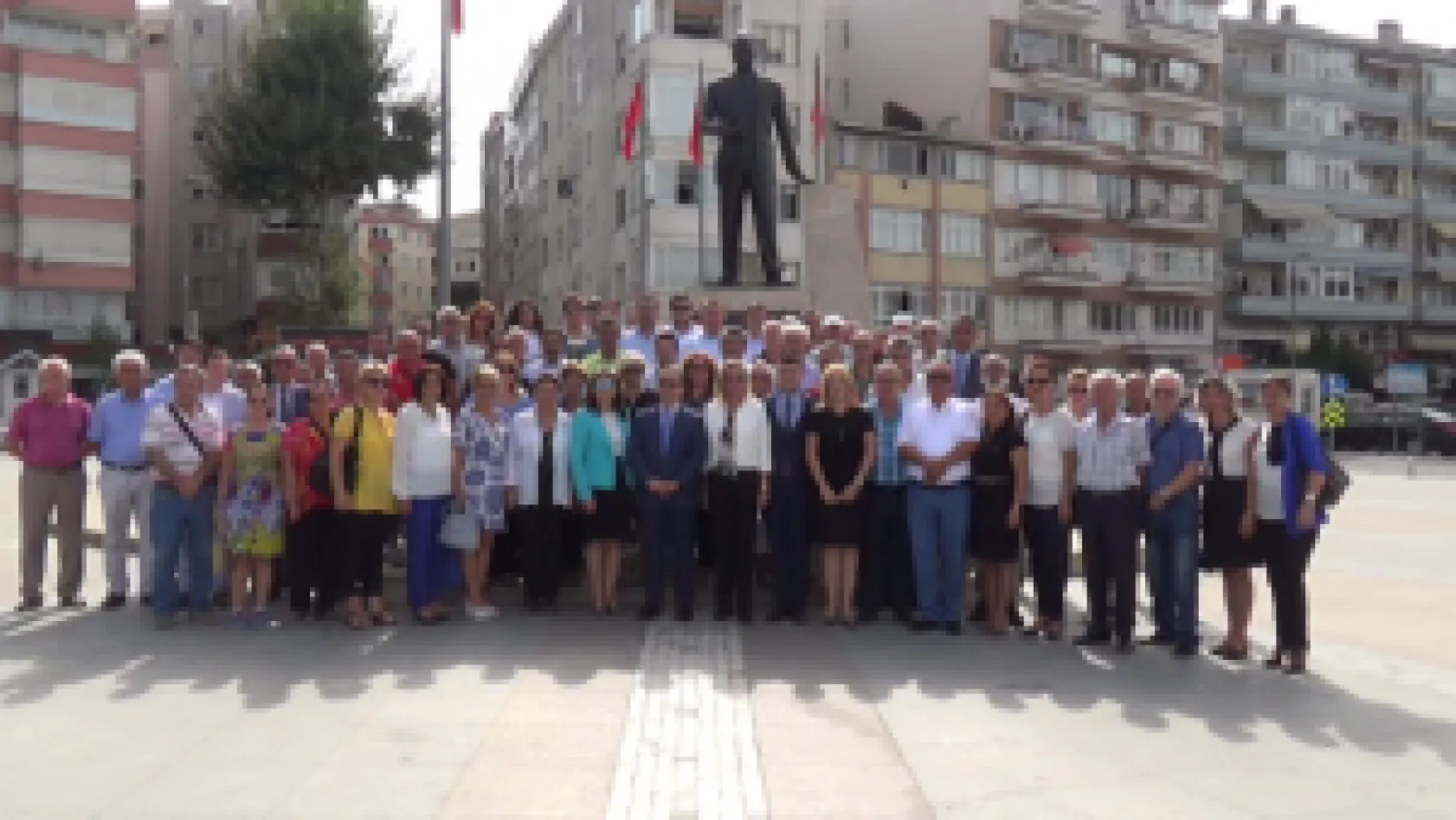 CHP 93. Kuruluş Yıldönümünde Atatürk Anıtına Çelenk Bıraktı