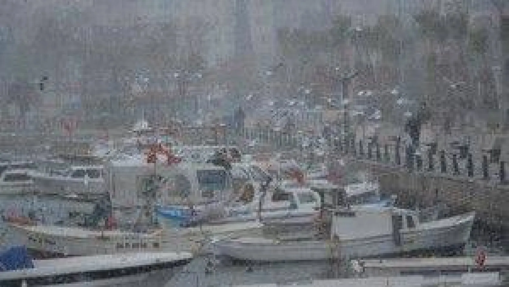 Silivri'de Kar Yağışı Etkisini Arttırdı