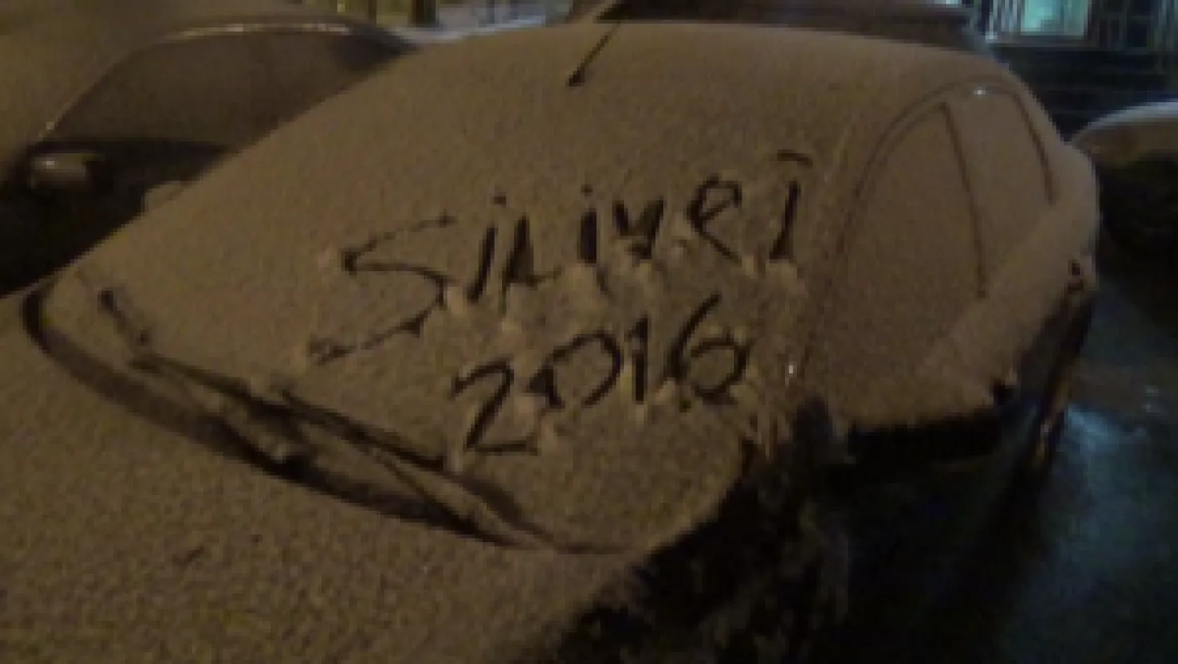Silivri'de kar yağışı şiddetini arttırdı