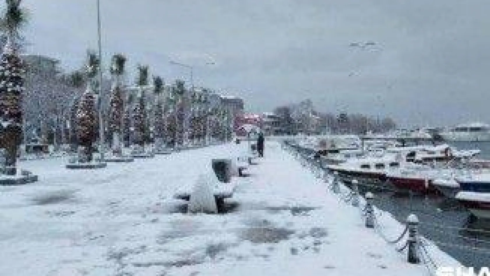 Silivri'de kar etkili oluyor