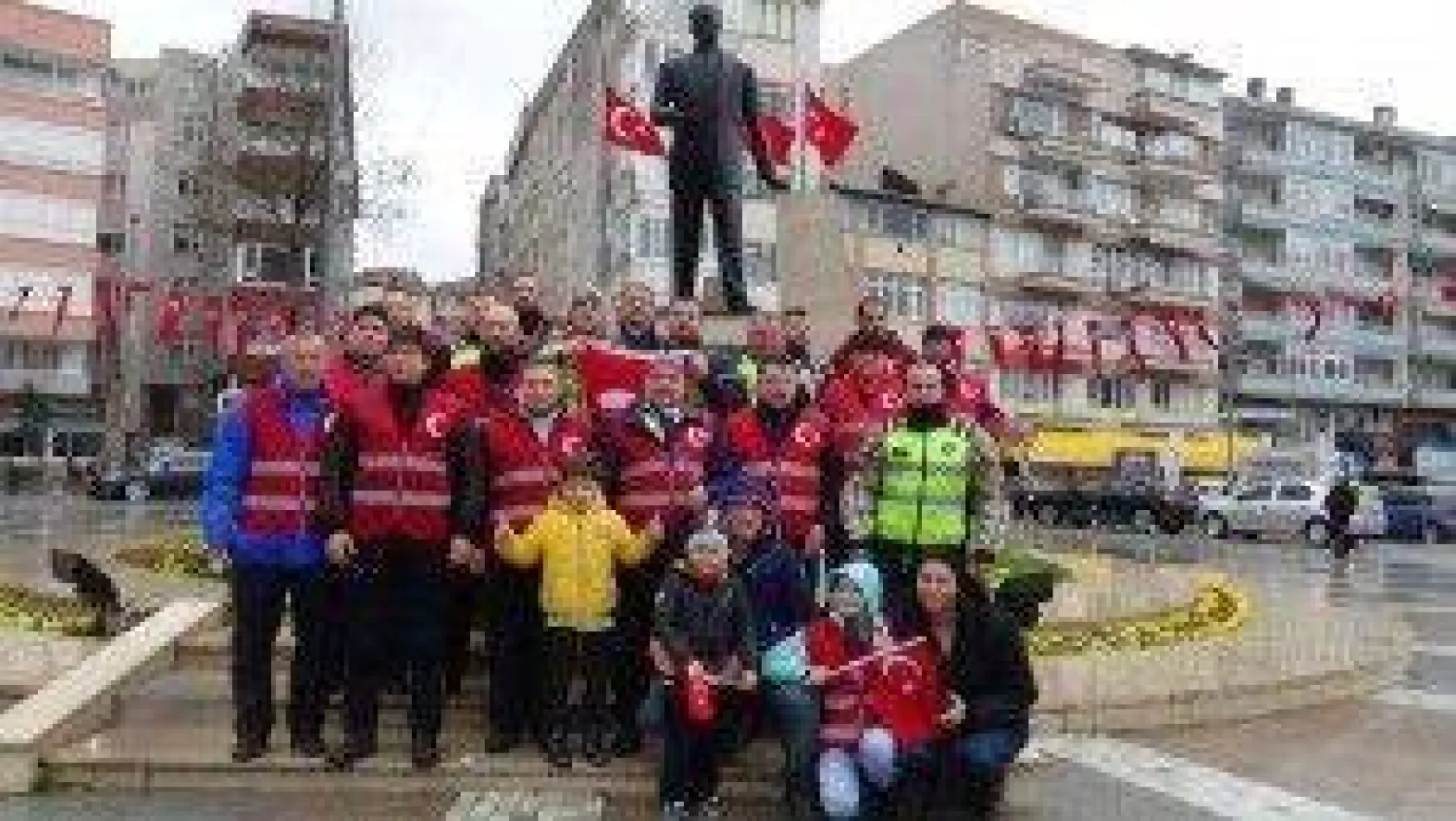 Motorlarını Şehitler için sürdüler