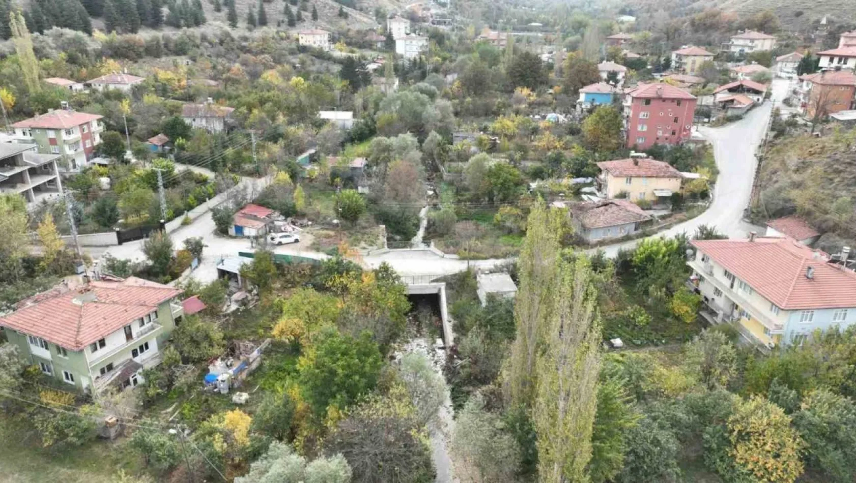 Ankara'da sel ve taşkınlara karşı menfez ve dere geçiş köprüleri yapımı sürüyor