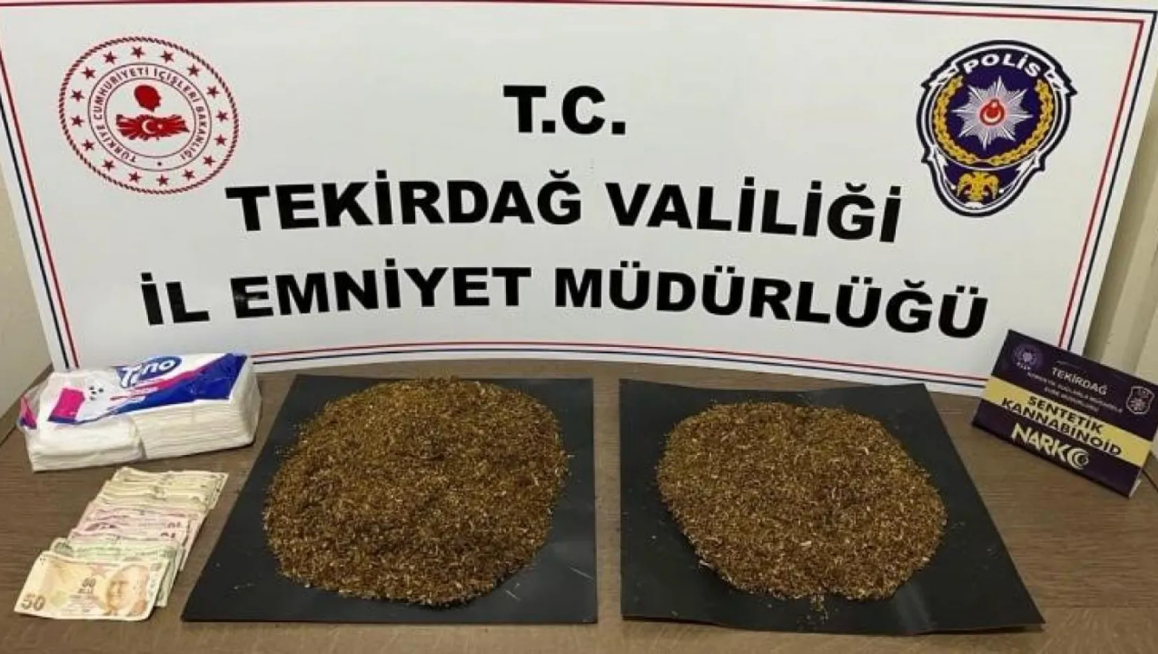 Çatıya gizlenmiş poşet poşet uyuşturucu ele geçirildi