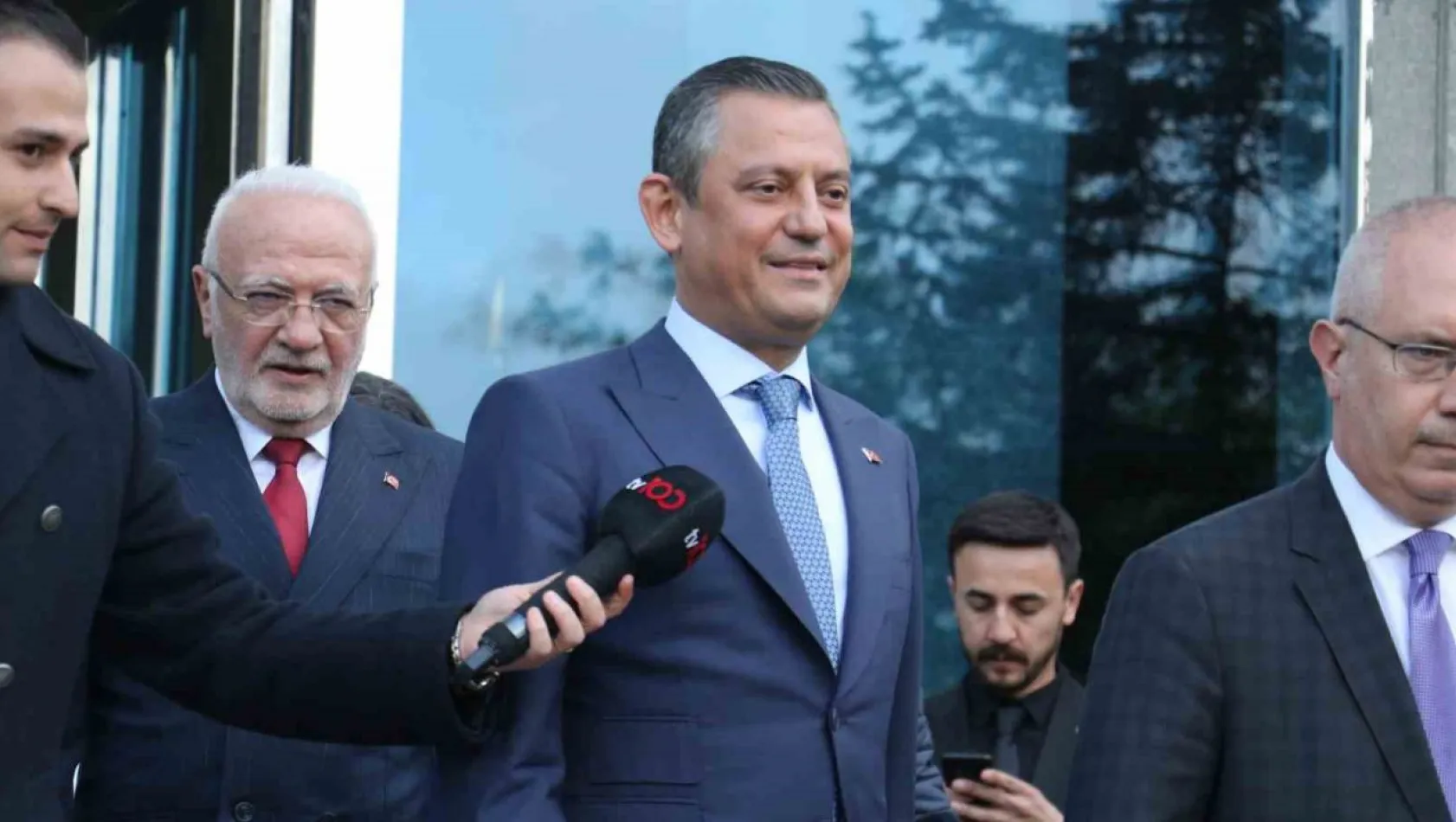 Cumhurbaşkanı Erdoğan'ın CHP Genel Başkanı Özel'i kabulü sona erdi