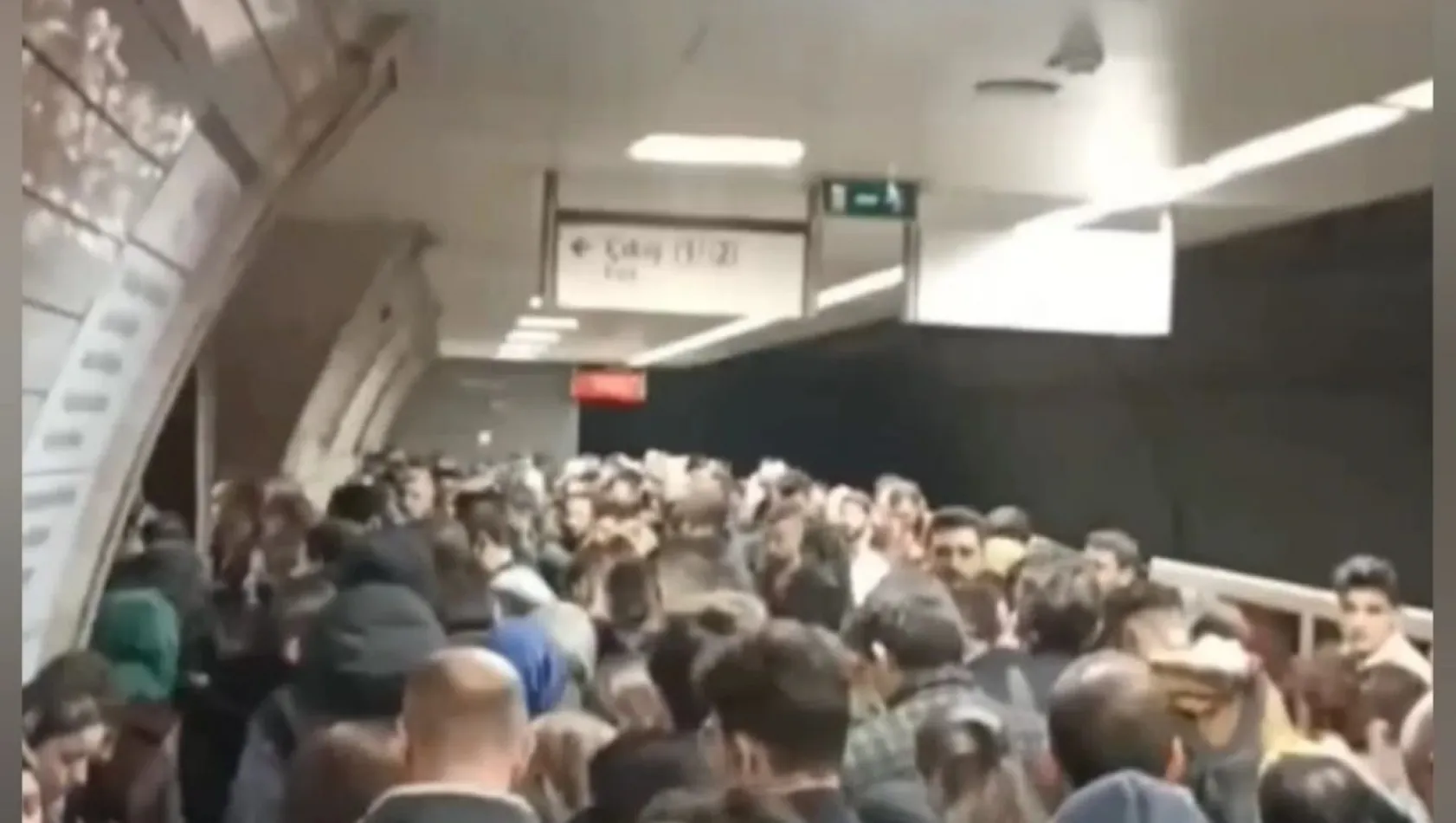 Üsküdar-Samandıra metro hattında 2 yolcusuz metro çarpıştı